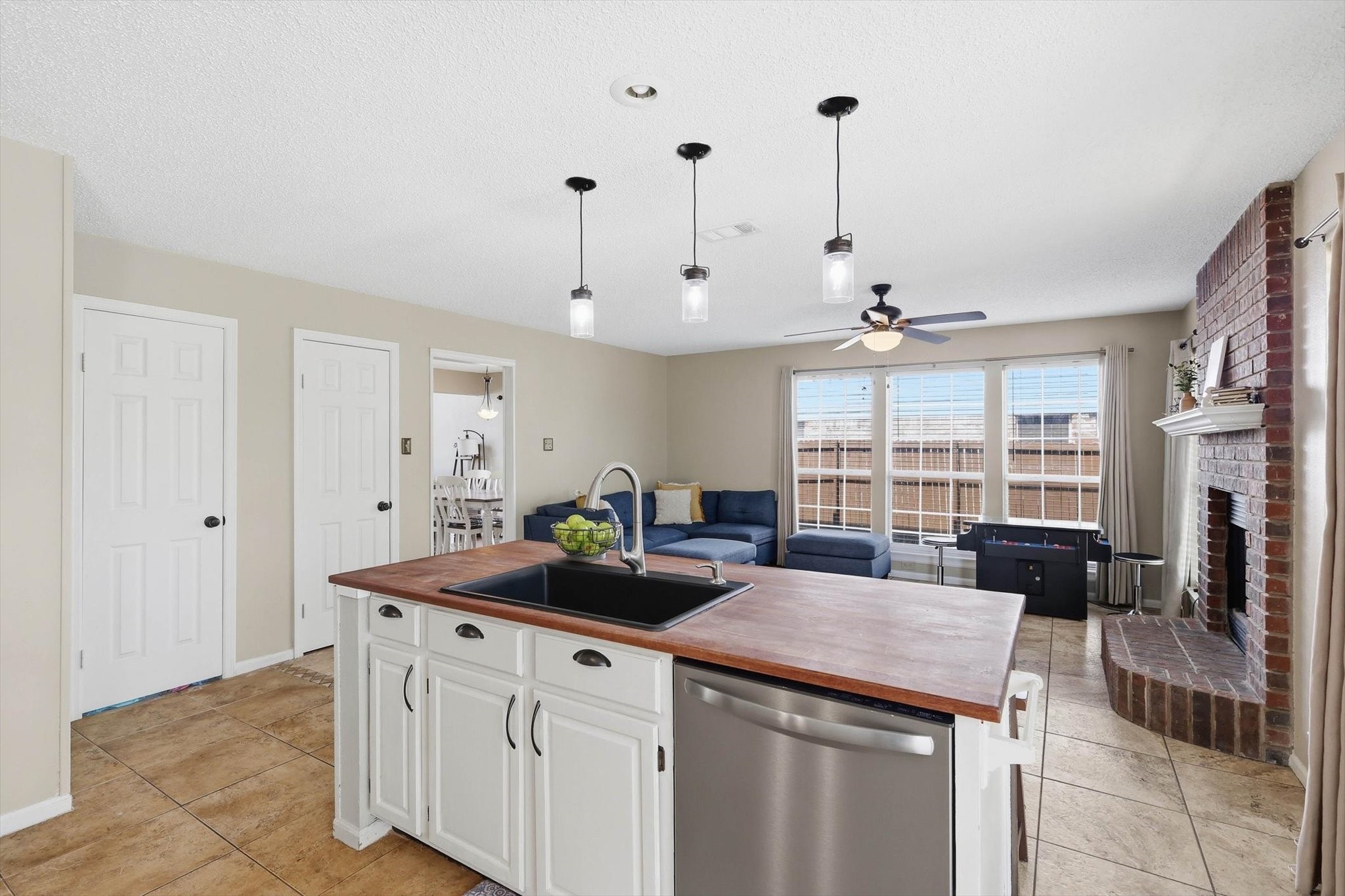 1520 Warwick Drive Mansfield TX 76063