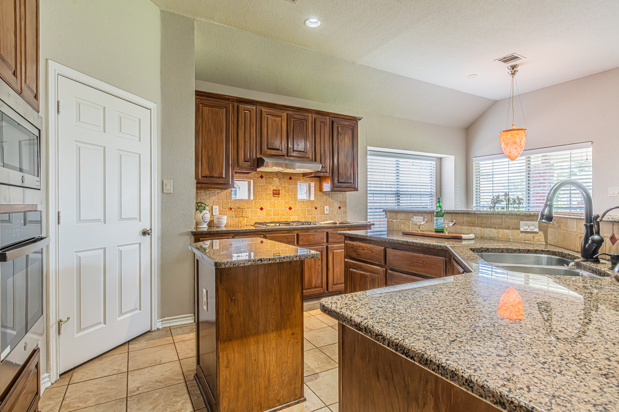 1426 Ranch Hill Drive Irving TX 75063