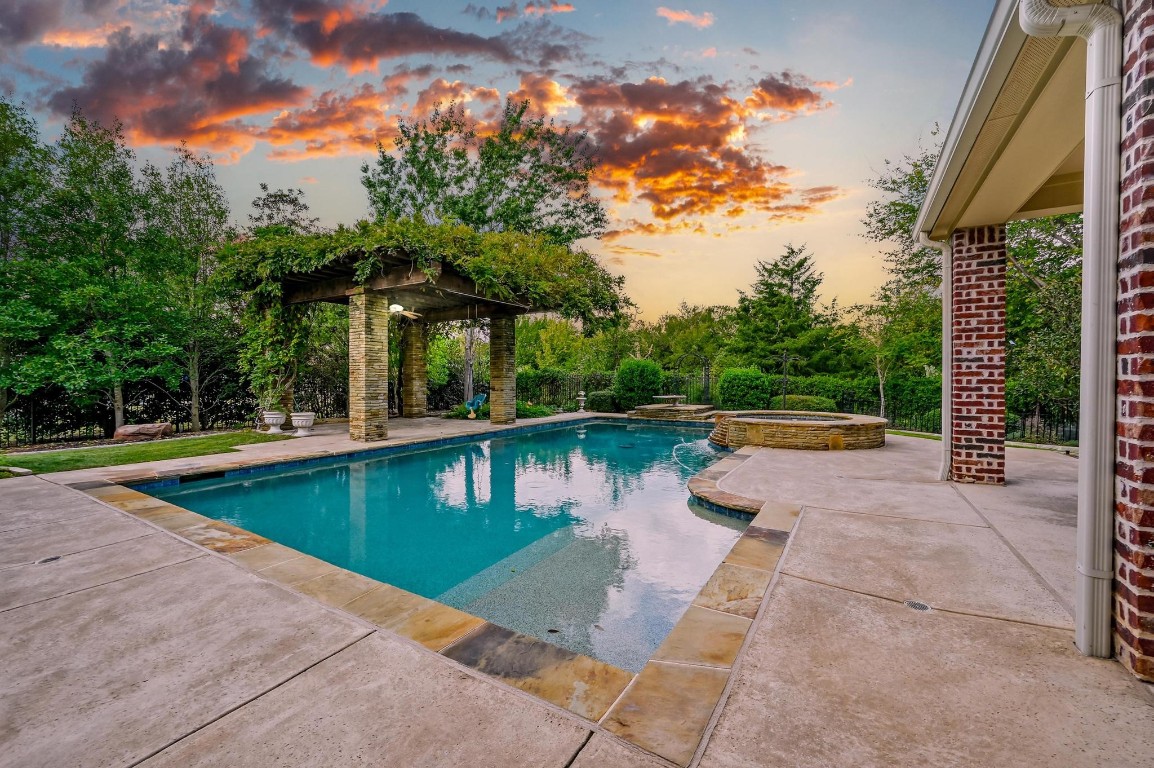 8621 Canyon Crossing Lantana TX 76226