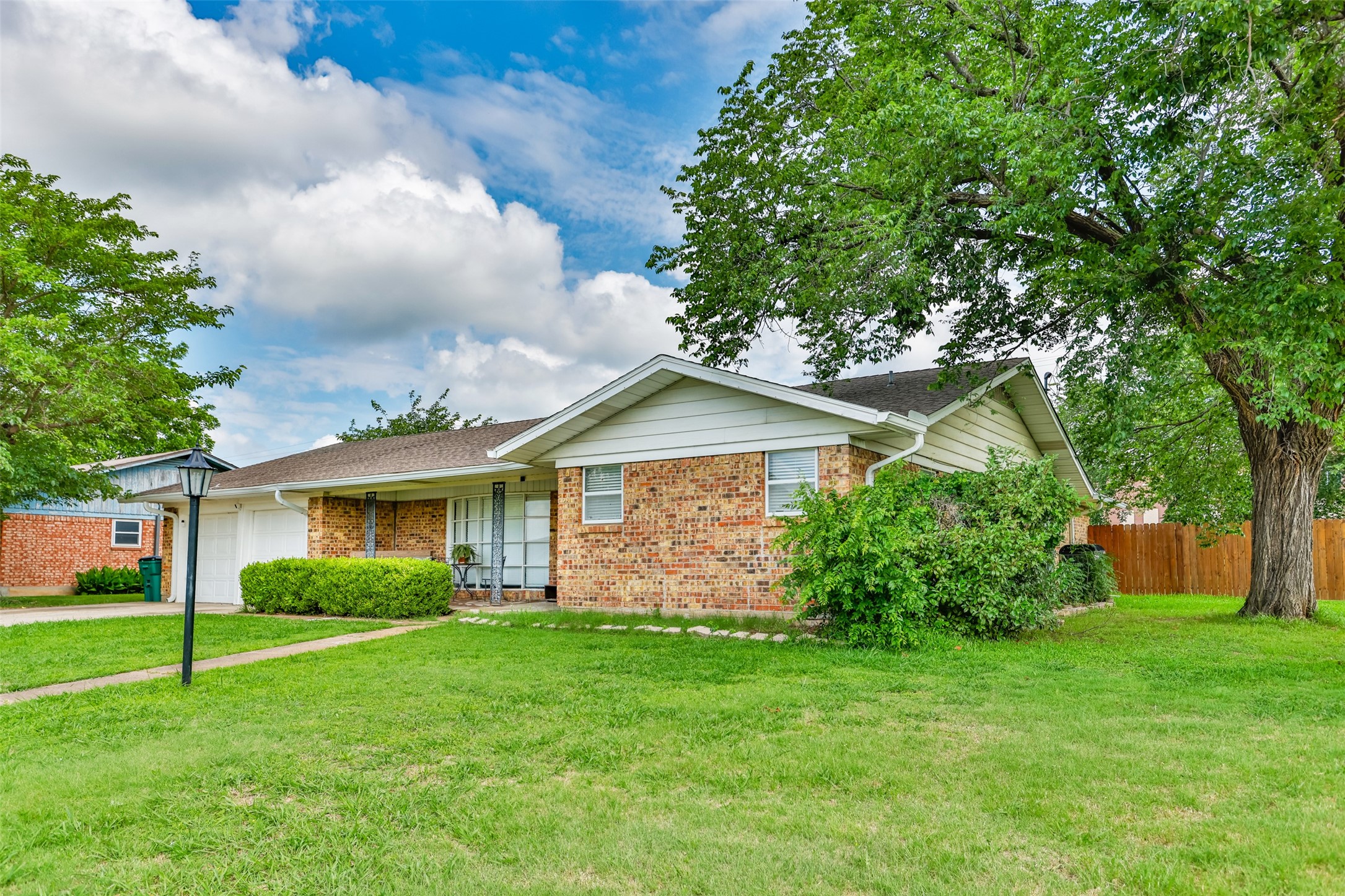 1808 College Street Gainesville TX 76240