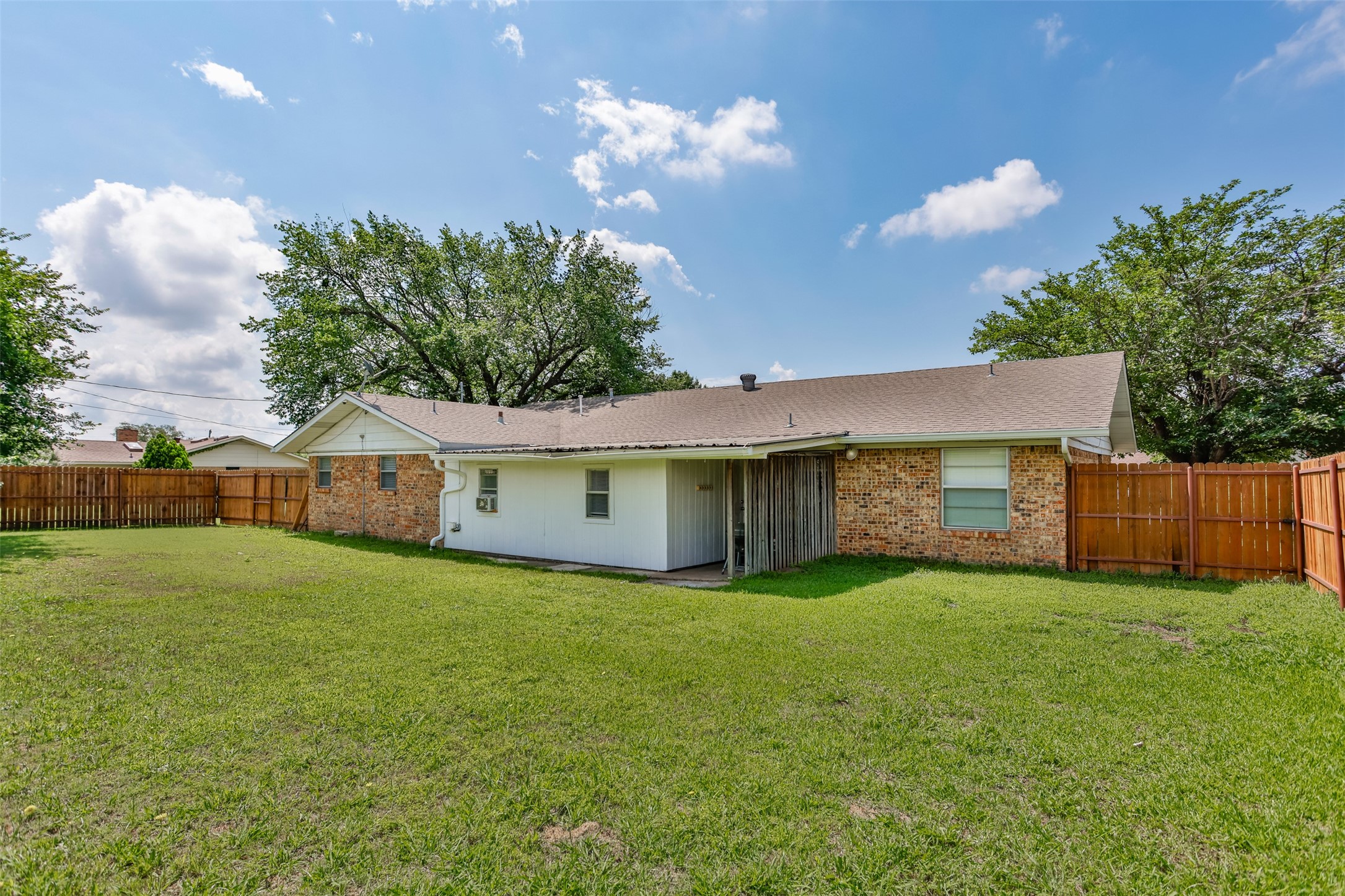 1808 College Street Gainesville TX 76240