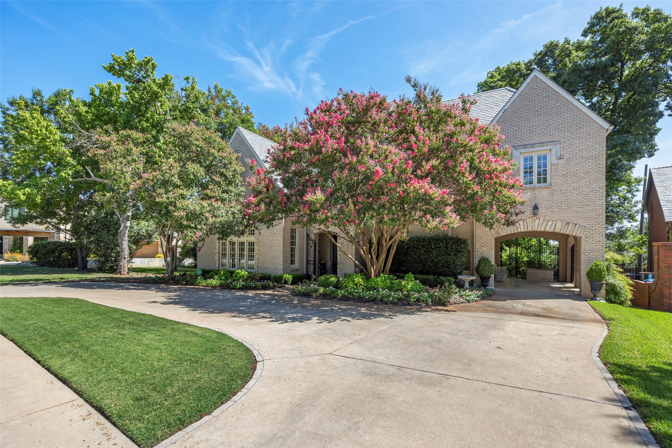 2321 Medford Court E Fort Worth TX 76109