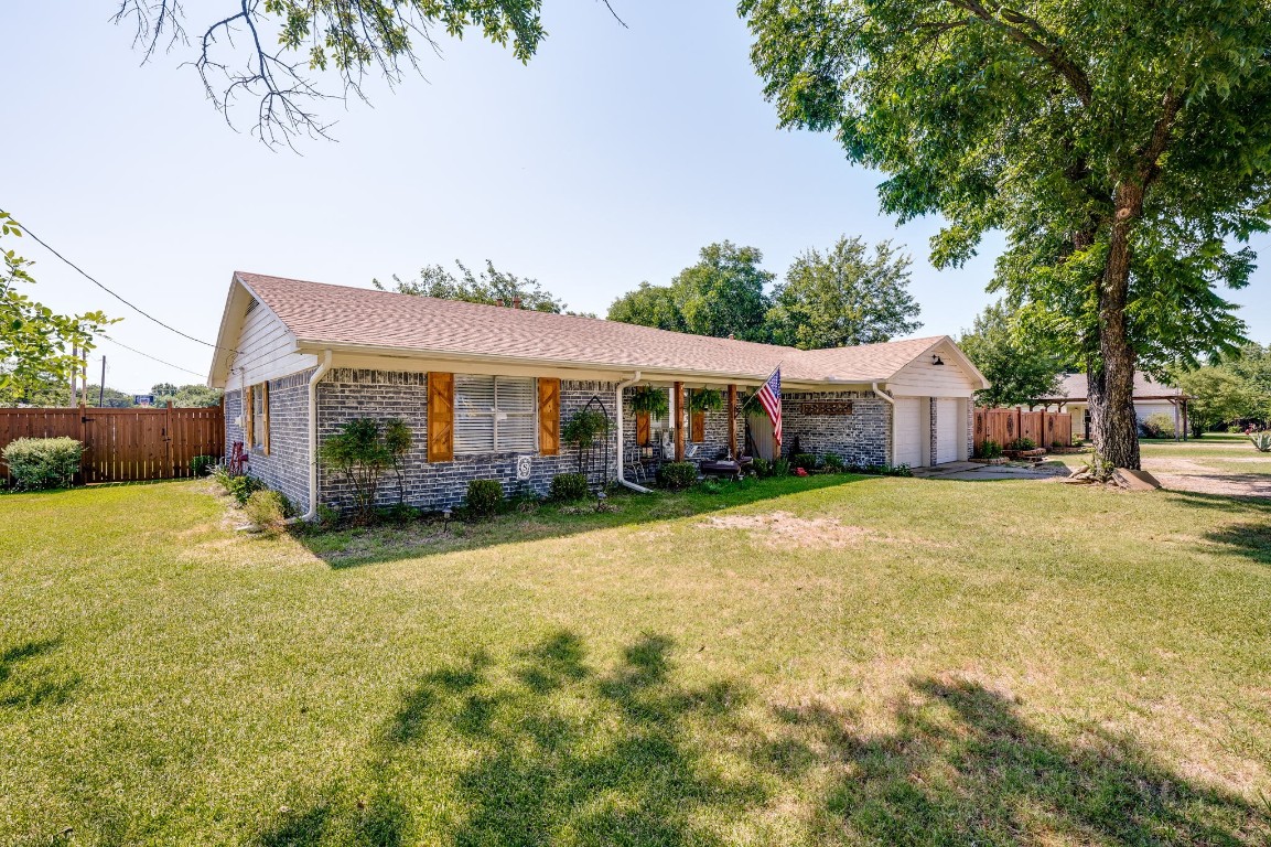105 N Busby Street Tioga TX 76271