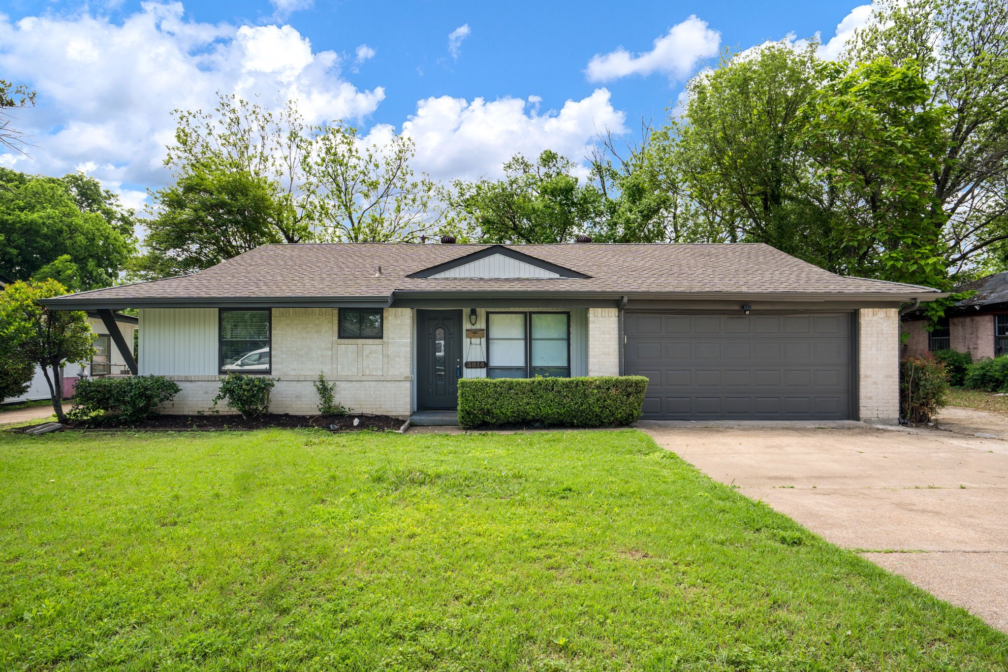 3814 Golden Hills Drive Dallas TX 75241