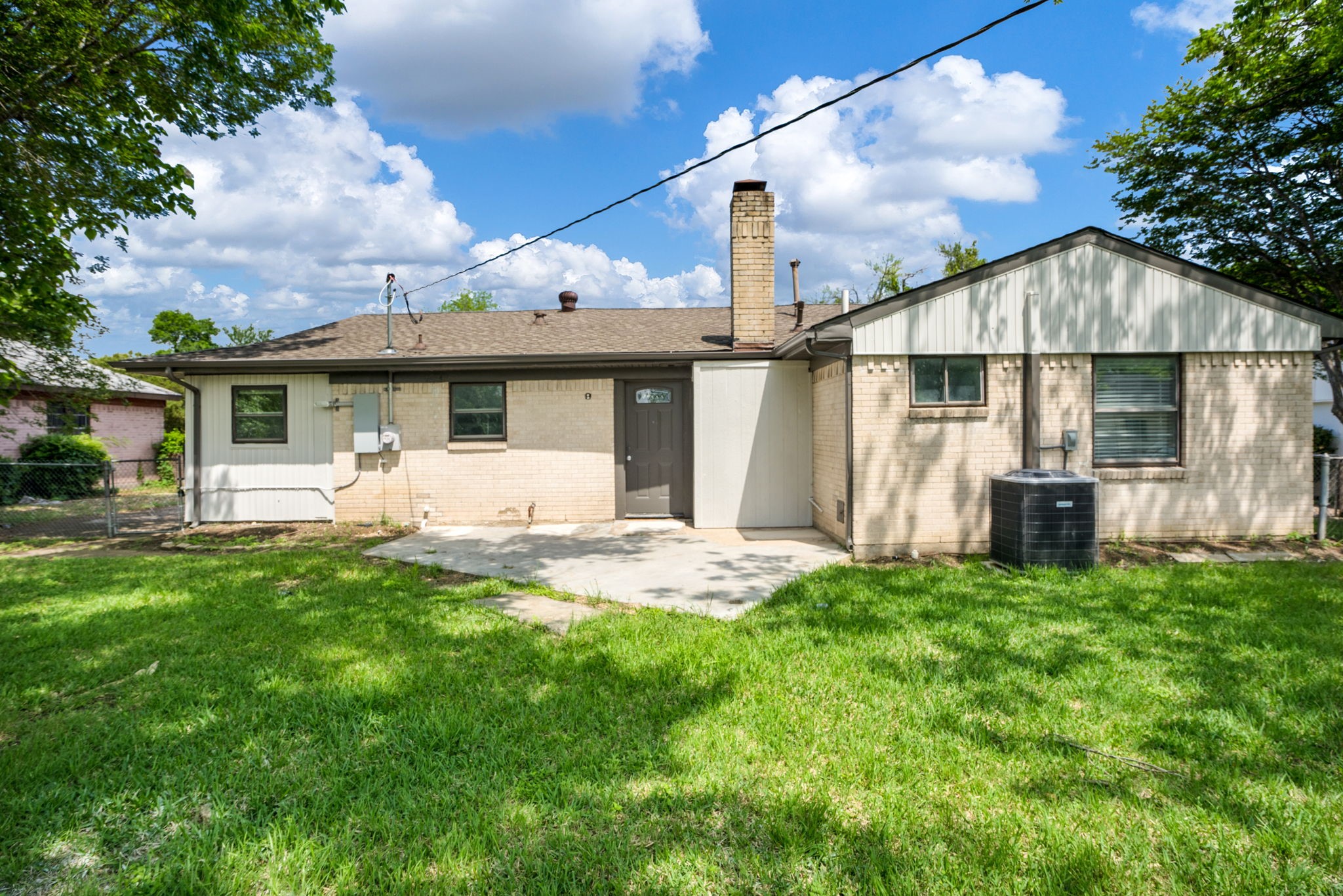 3814 Golden Hills Drive Dallas TX 75241