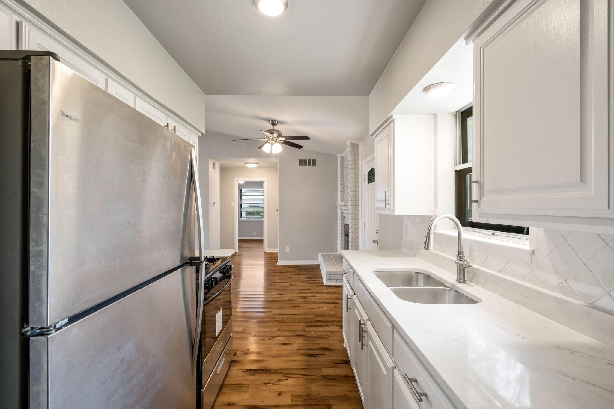 3814 Golden Hills Drive Dallas TX 75241