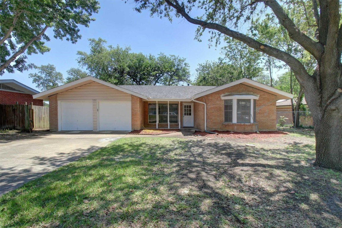 1507 Hillcrest Drive Arlington TX 76010