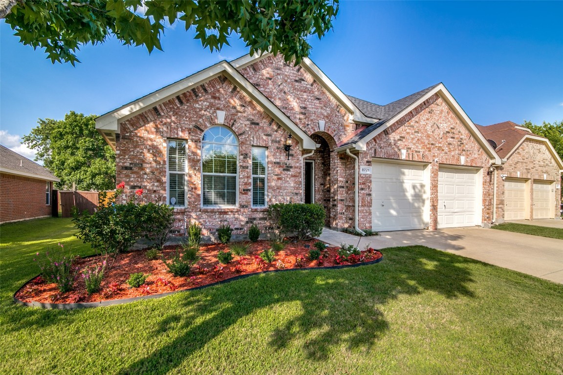 8721 Nairn Street Rowlett TX 75089