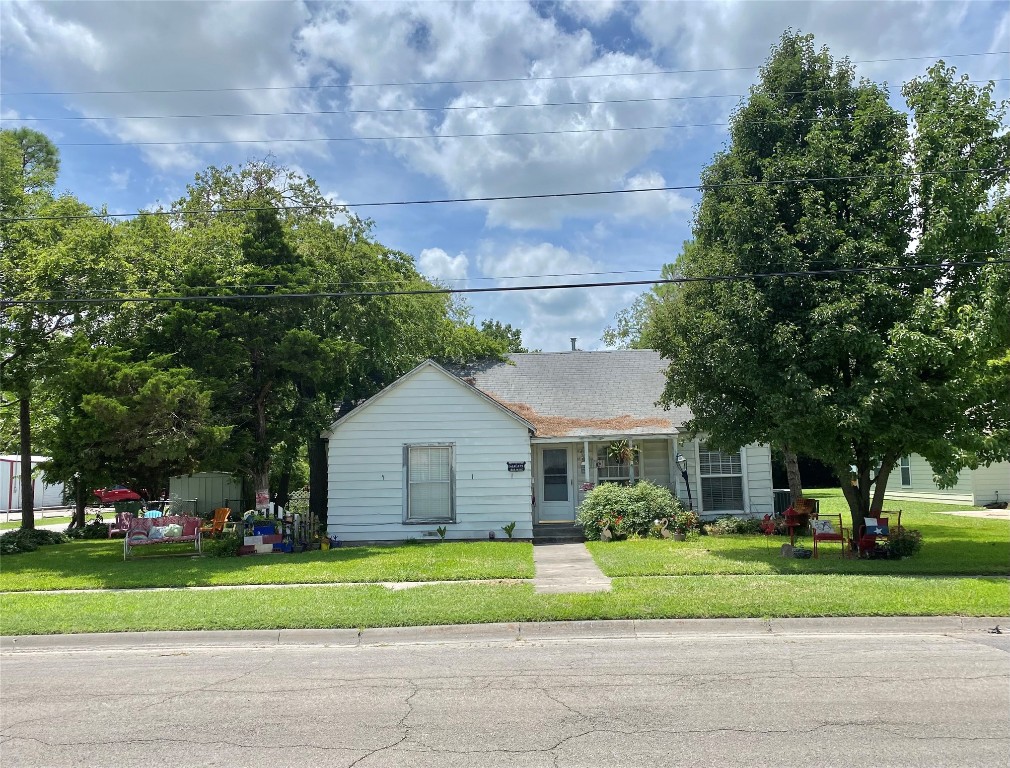 819 S Wine Street Gainesville TX 76240