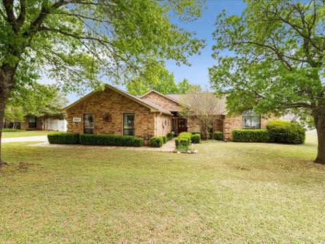 3901 Buena Vista Circle Granbury TX 76049