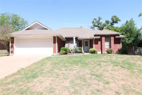 128 Blue Jay Street Stephenville TX 76401
