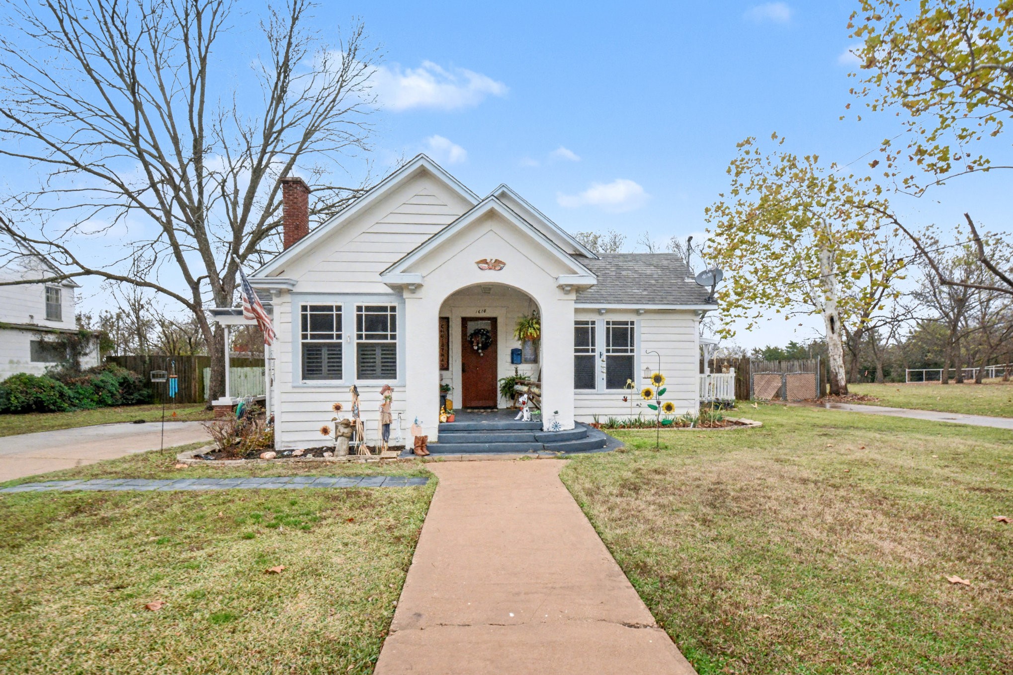 1618 Bonham Street Commerce TX 75428