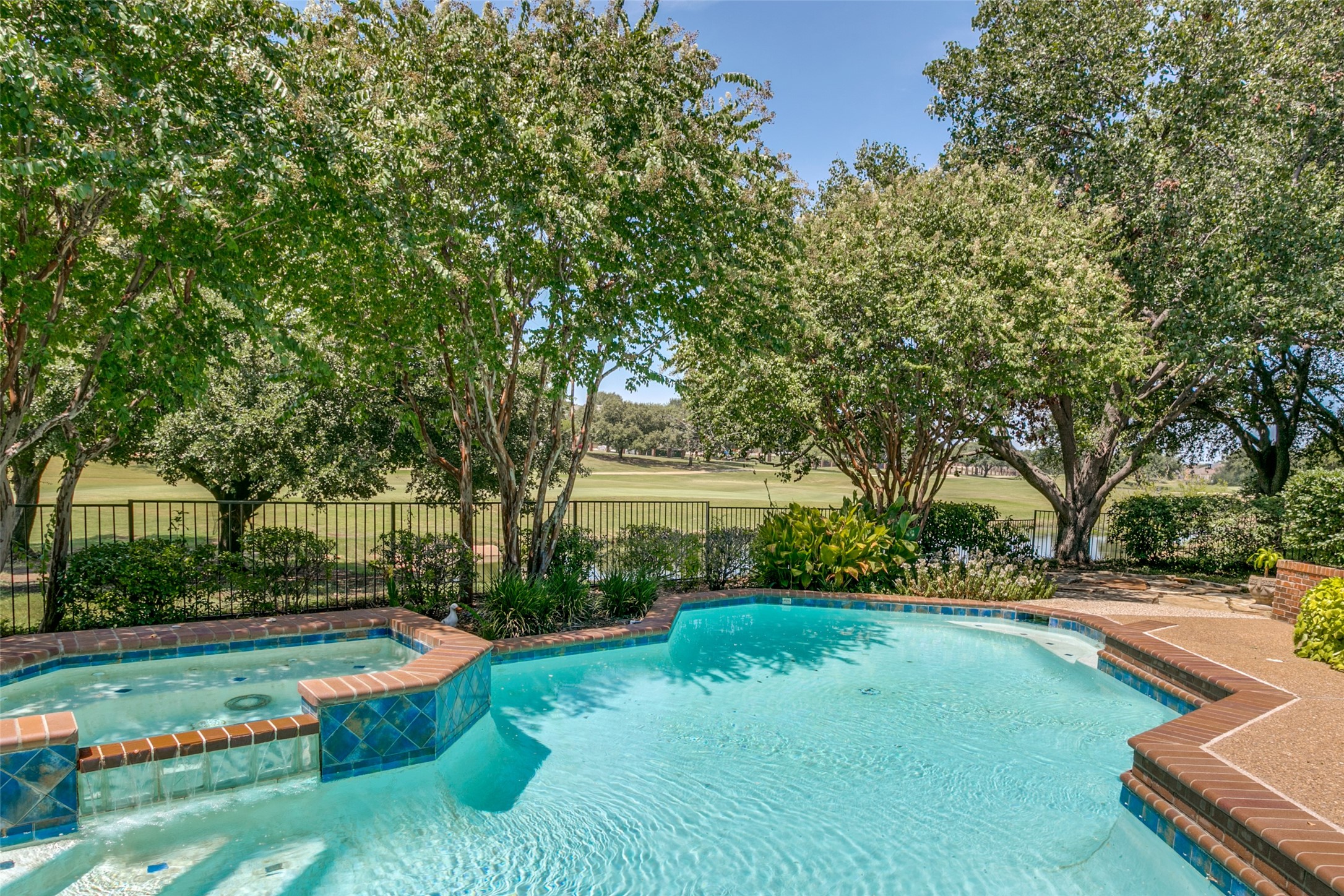 700 Creekside Court Irving TX 75063