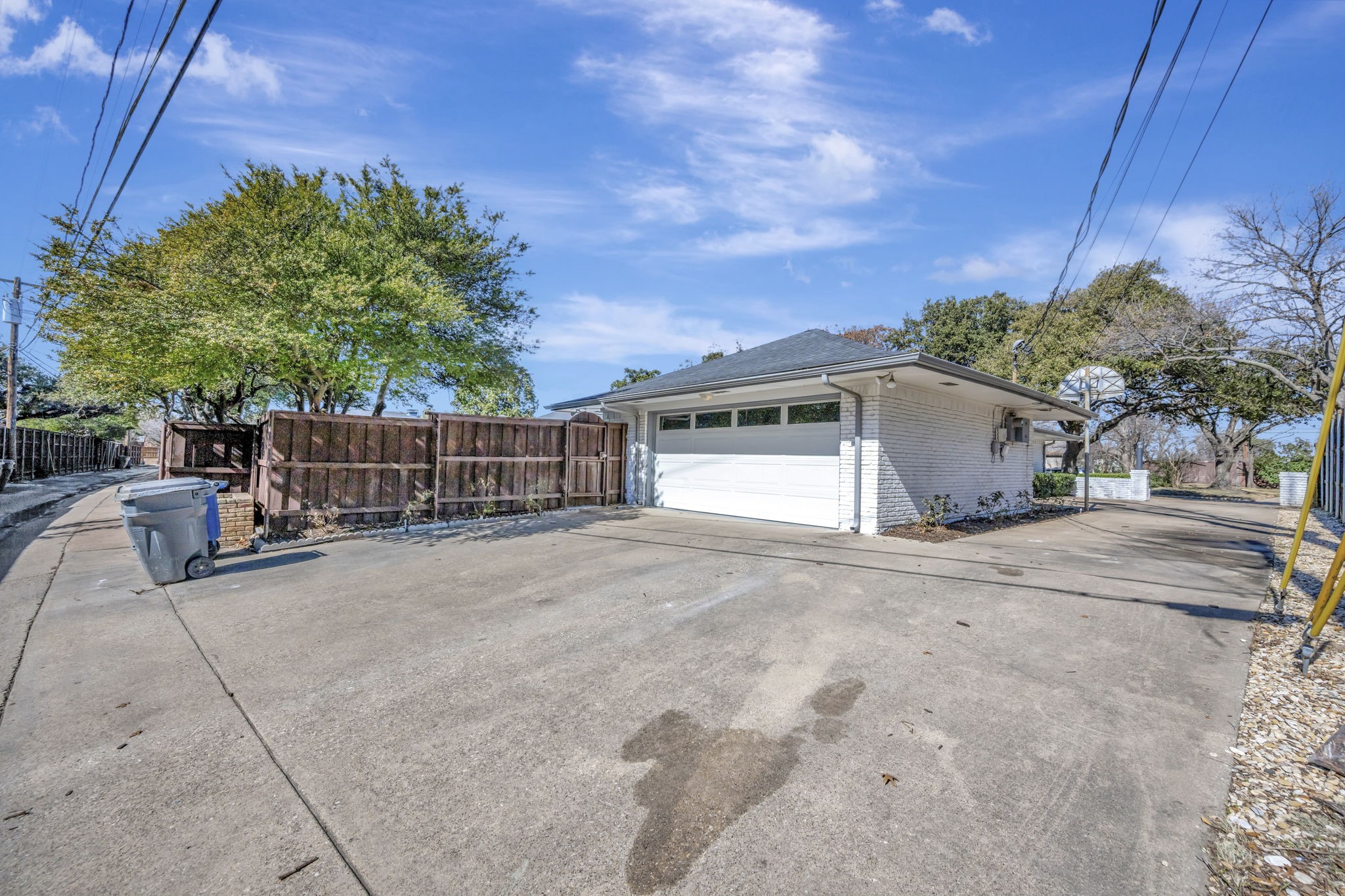 4566 Thunder Road Dallas TX 75244