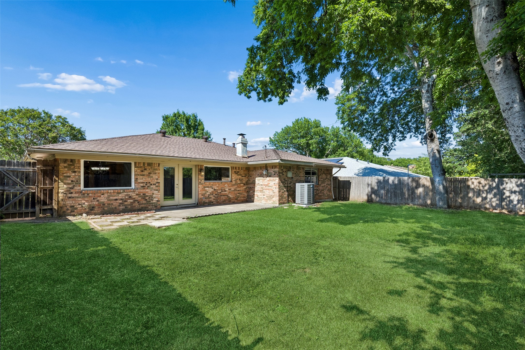 2100 Sandy Lane Irving TX 75060