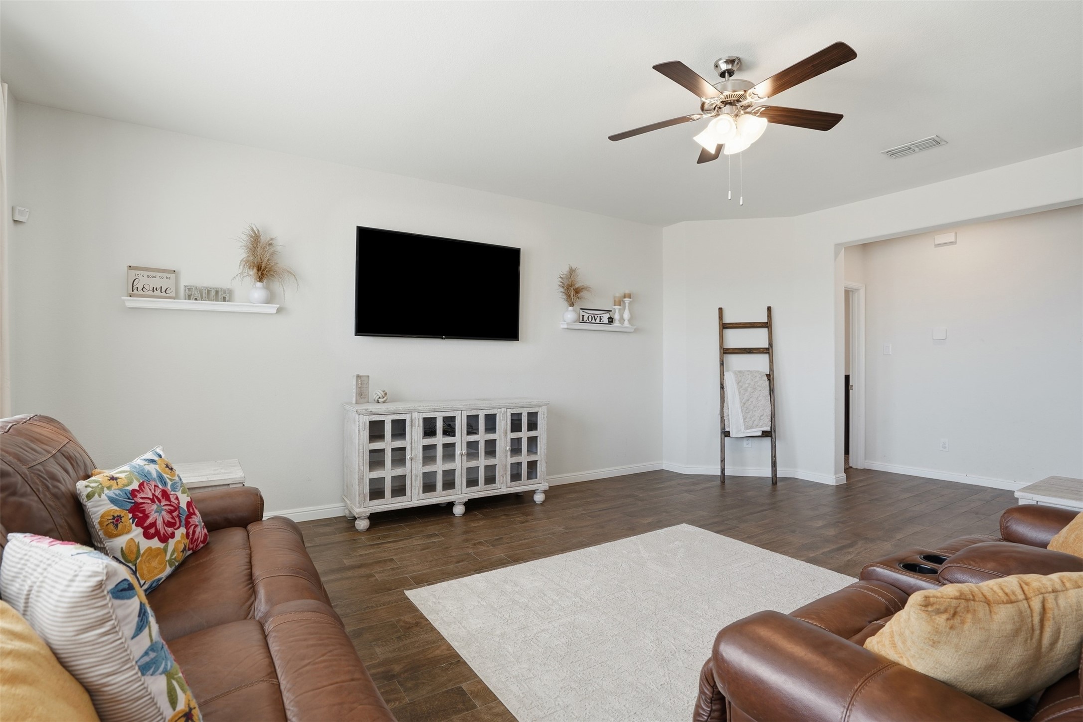 1502 Livermore Lane Cleburne TX 76033