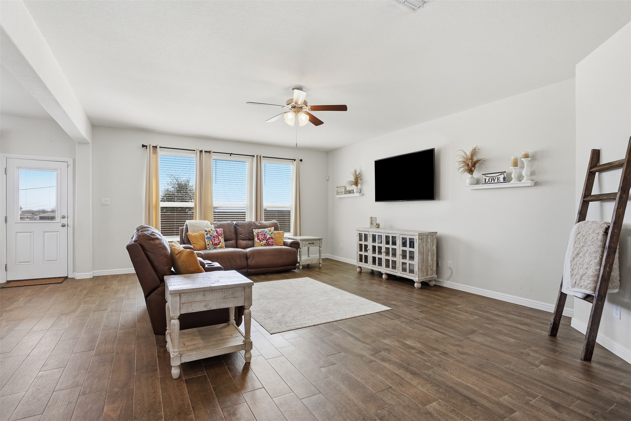 1502 Livermore Lane Cleburne TX 76033