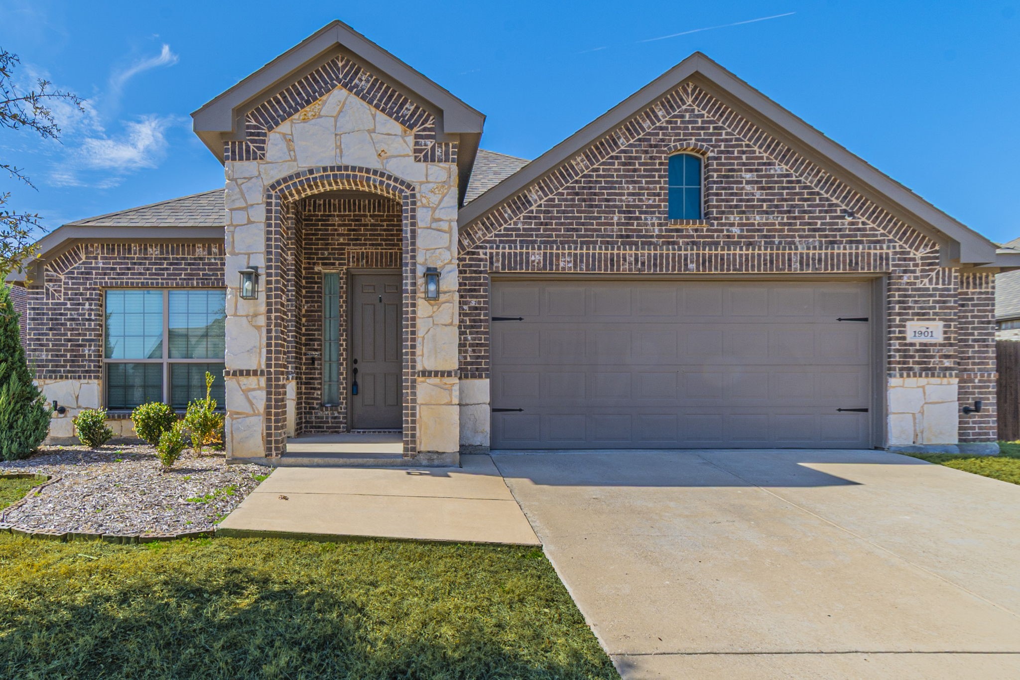 1901 Maplewood Drive Glenn Heights TX 75154