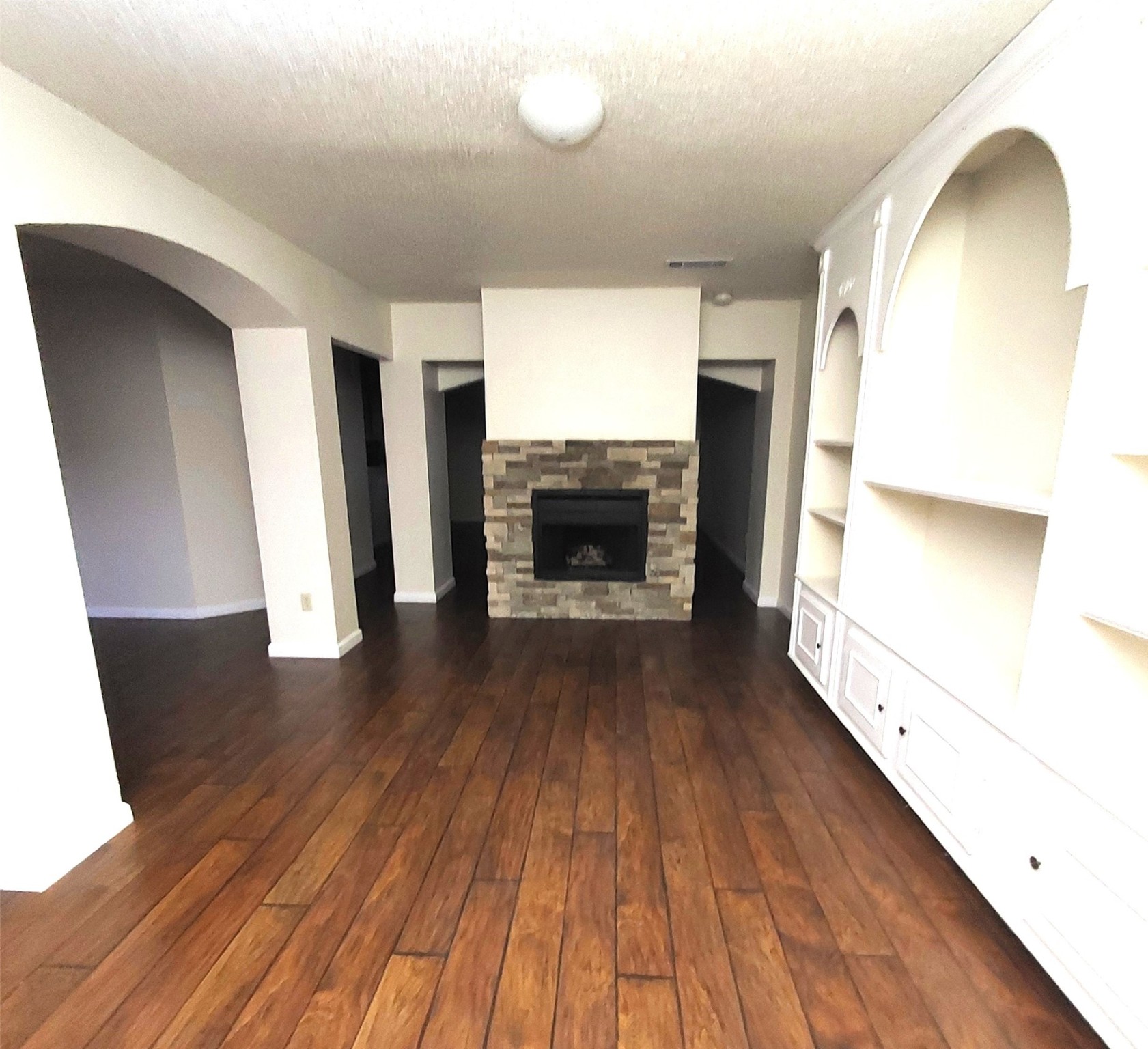 2107 Meadowview Drive Corinth TX 76210
