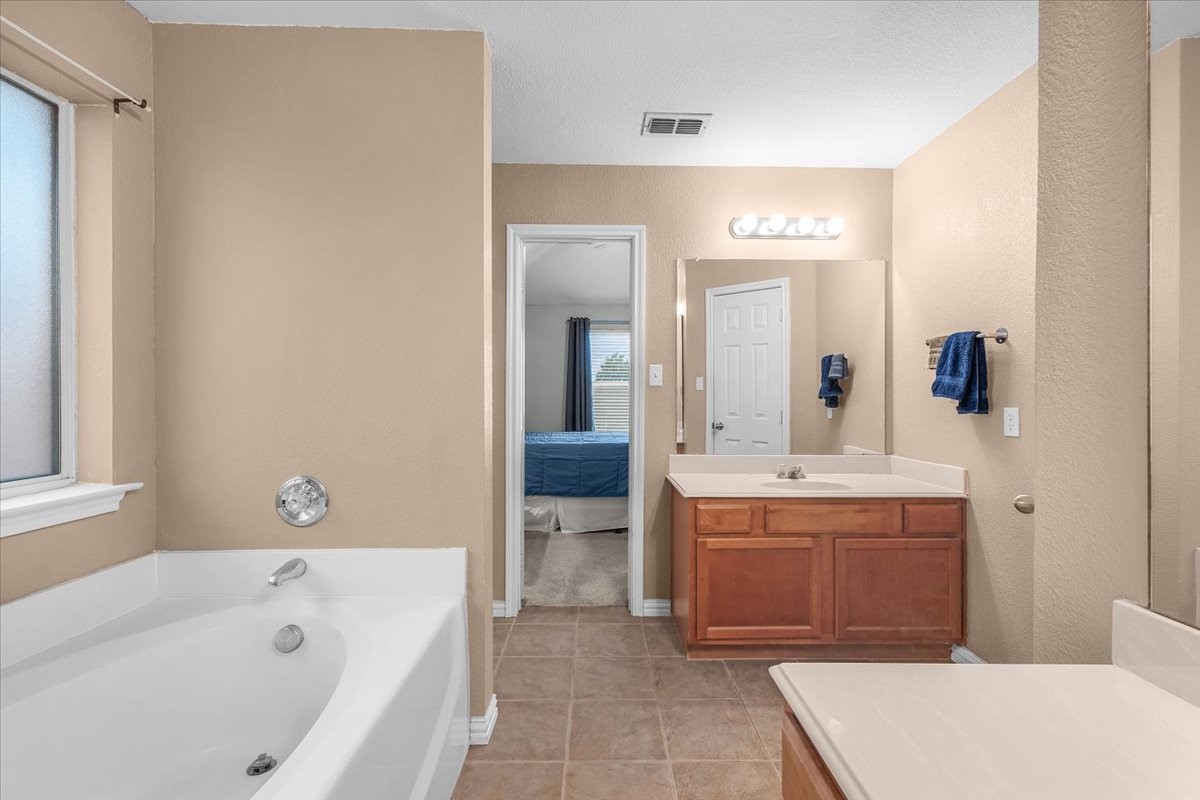 6926 Meadow Bend Drive Arlington TX 76002
