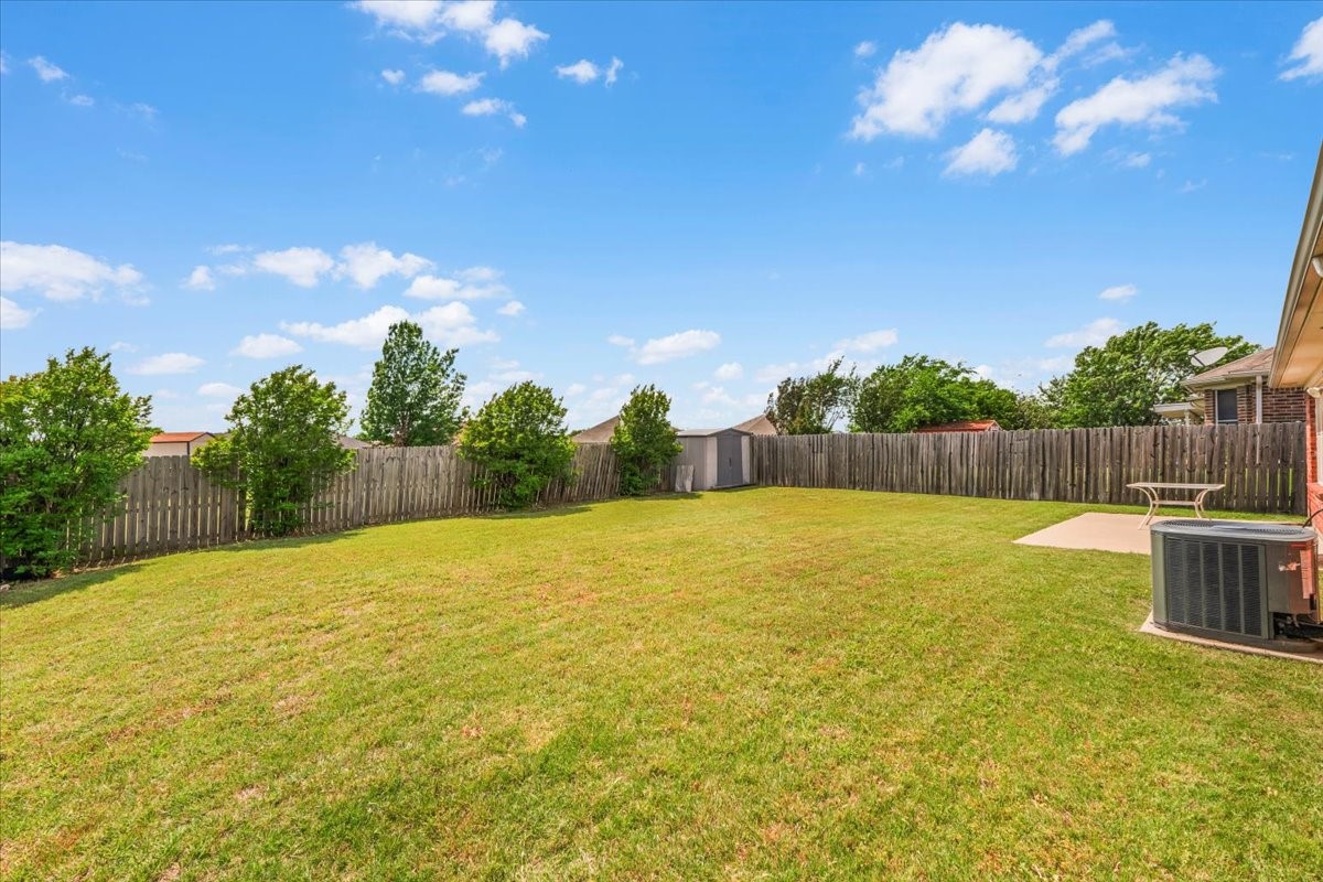 6926 Meadow Bend Drive Arlington TX 76002