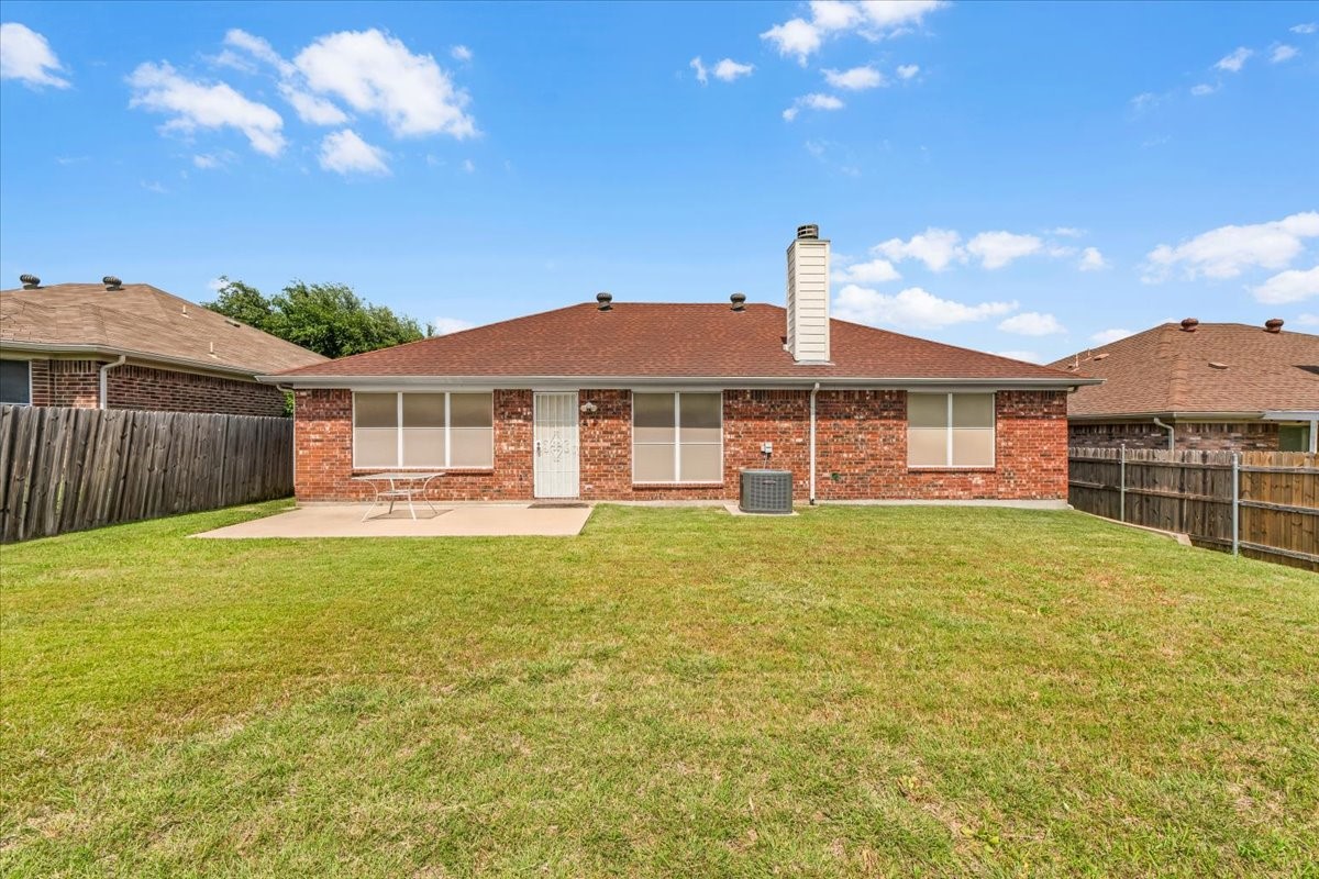 6926 Meadow Bend Drive Arlington TX 76002