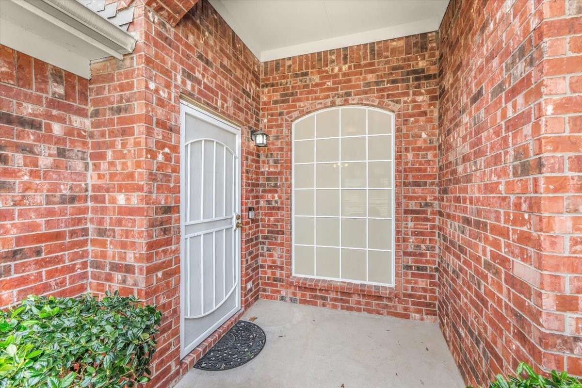 6926 Meadow Bend Drive Arlington TX 76002