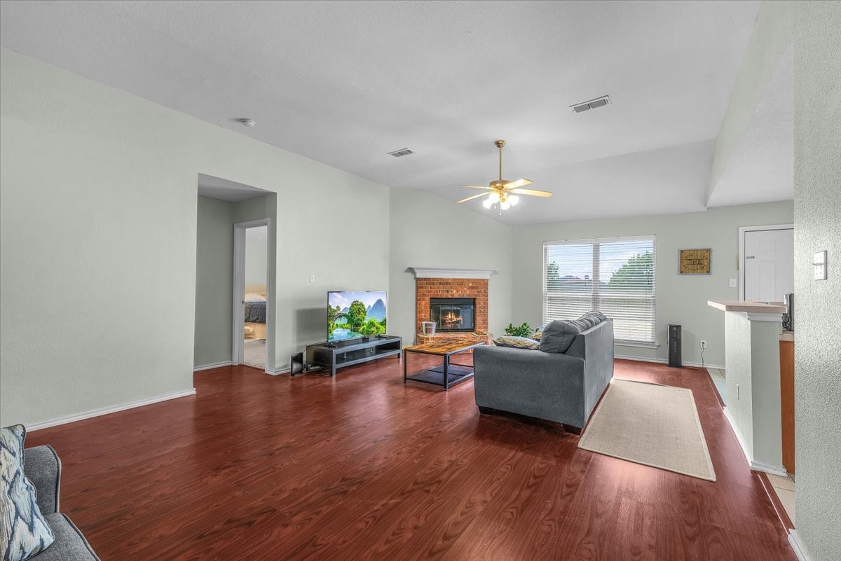 6926 Meadow Bend Drive Arlington TX 76002