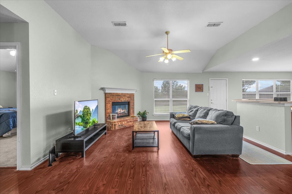 6926 Meadow Bend Drive Arlington TX 76002