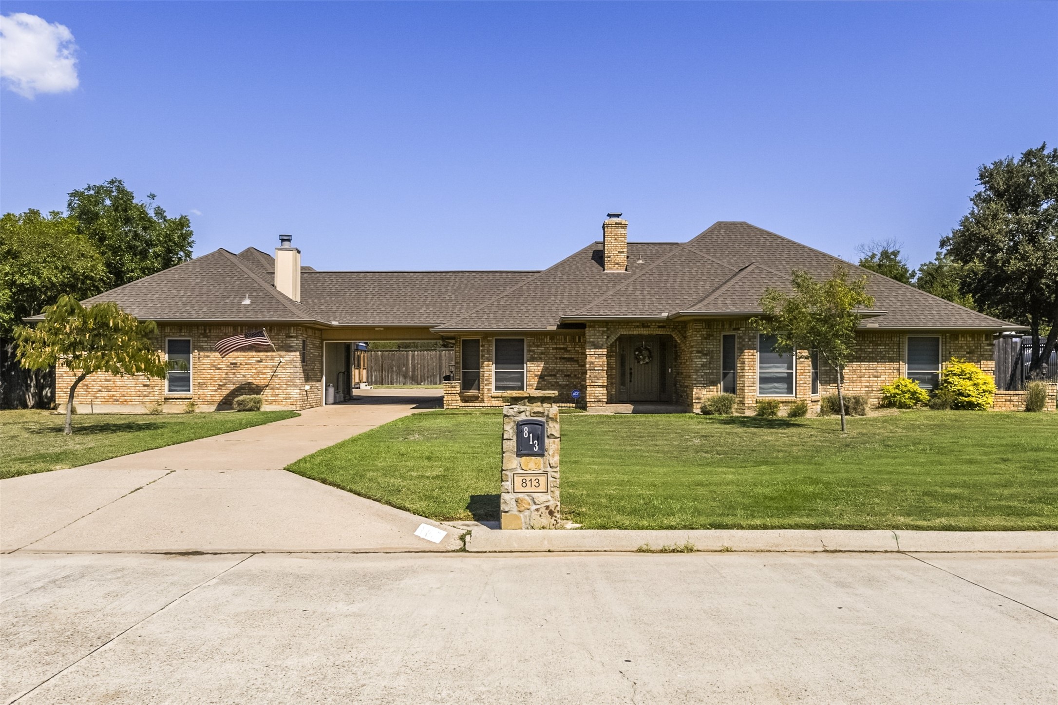 813 Shady Creek Drive Kennedale TX 76060