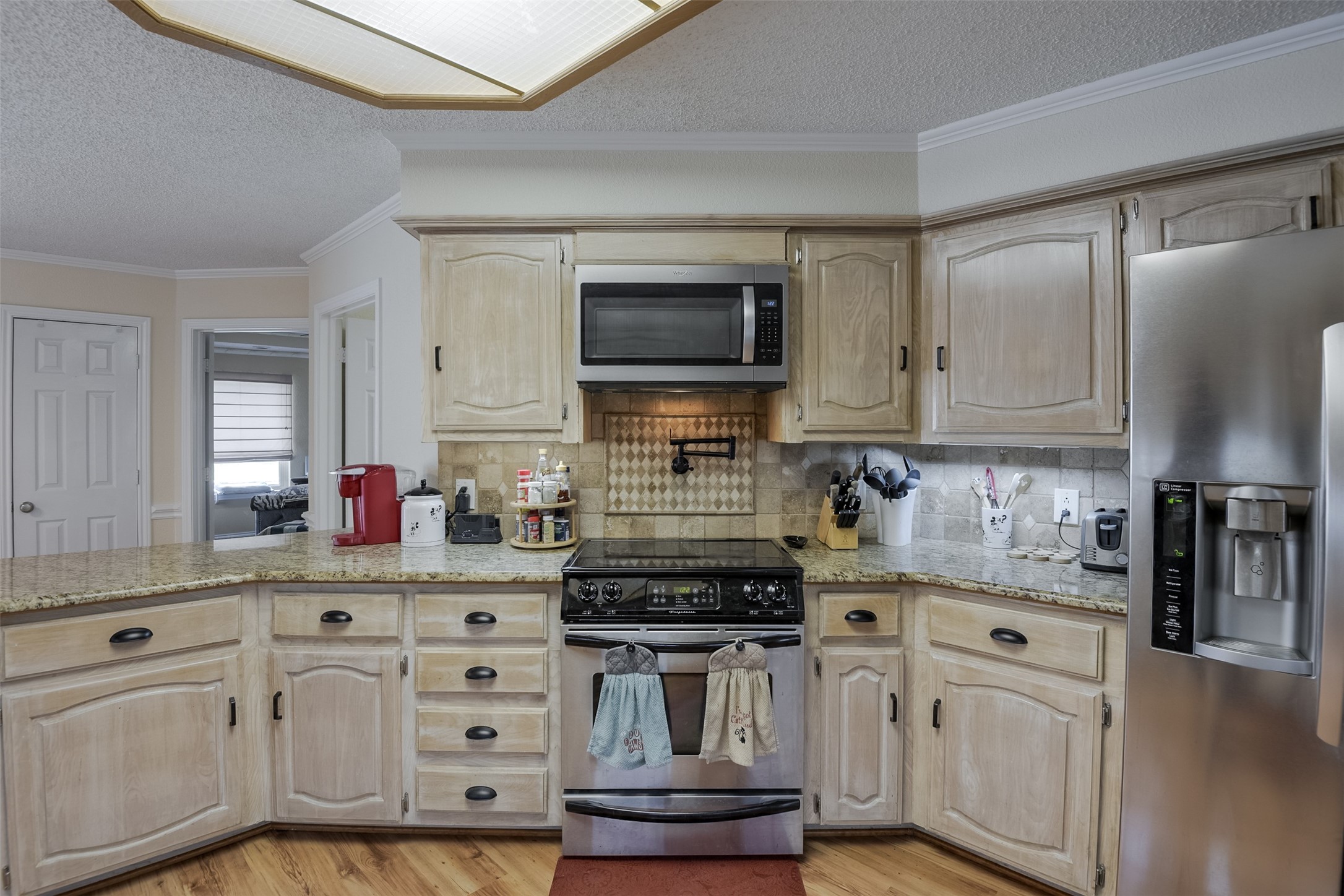 813 Shady Creek Drive Kennedale TX 76060