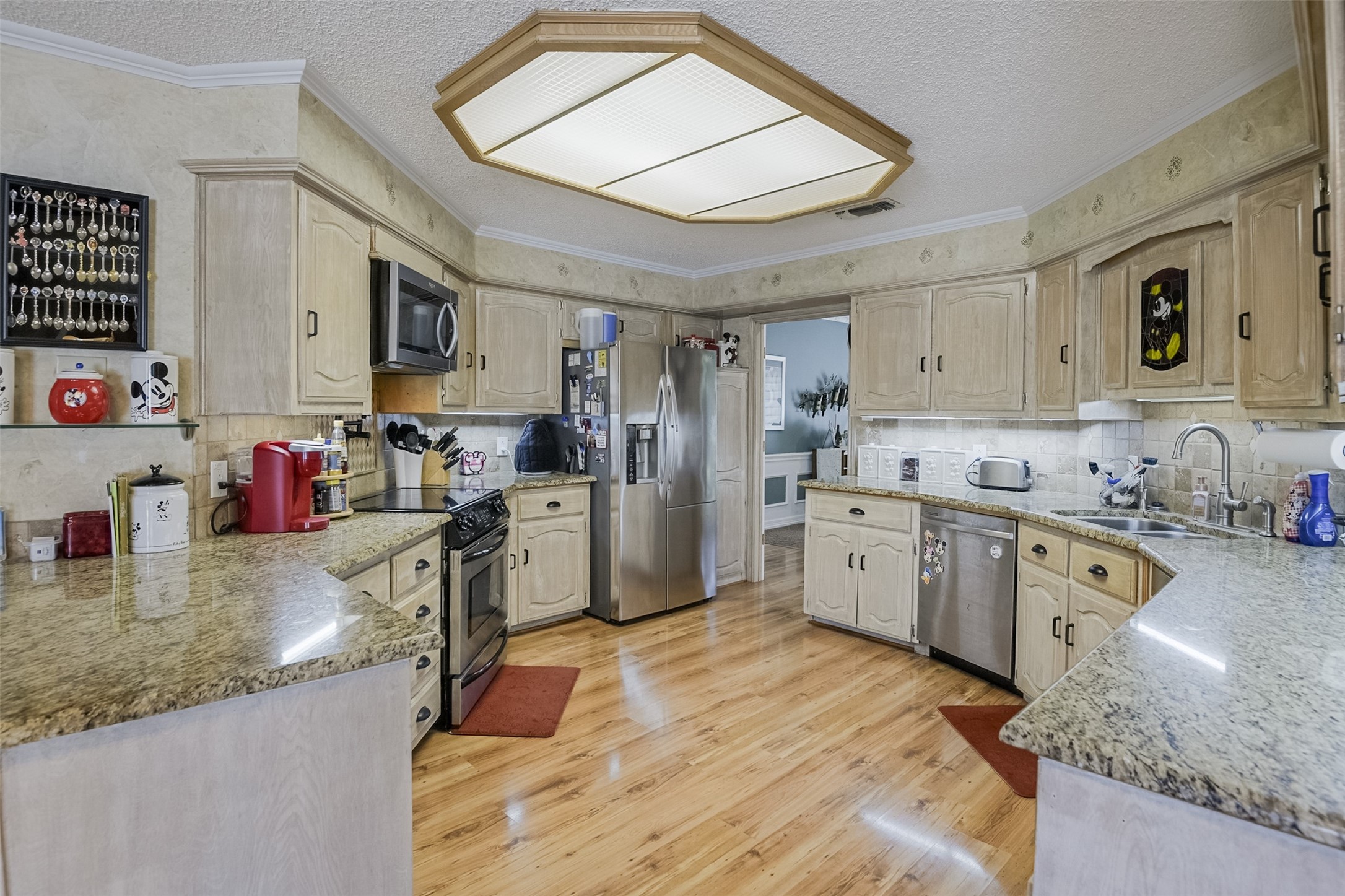 813 Shady Creek Drive Kennedale TX 76060
