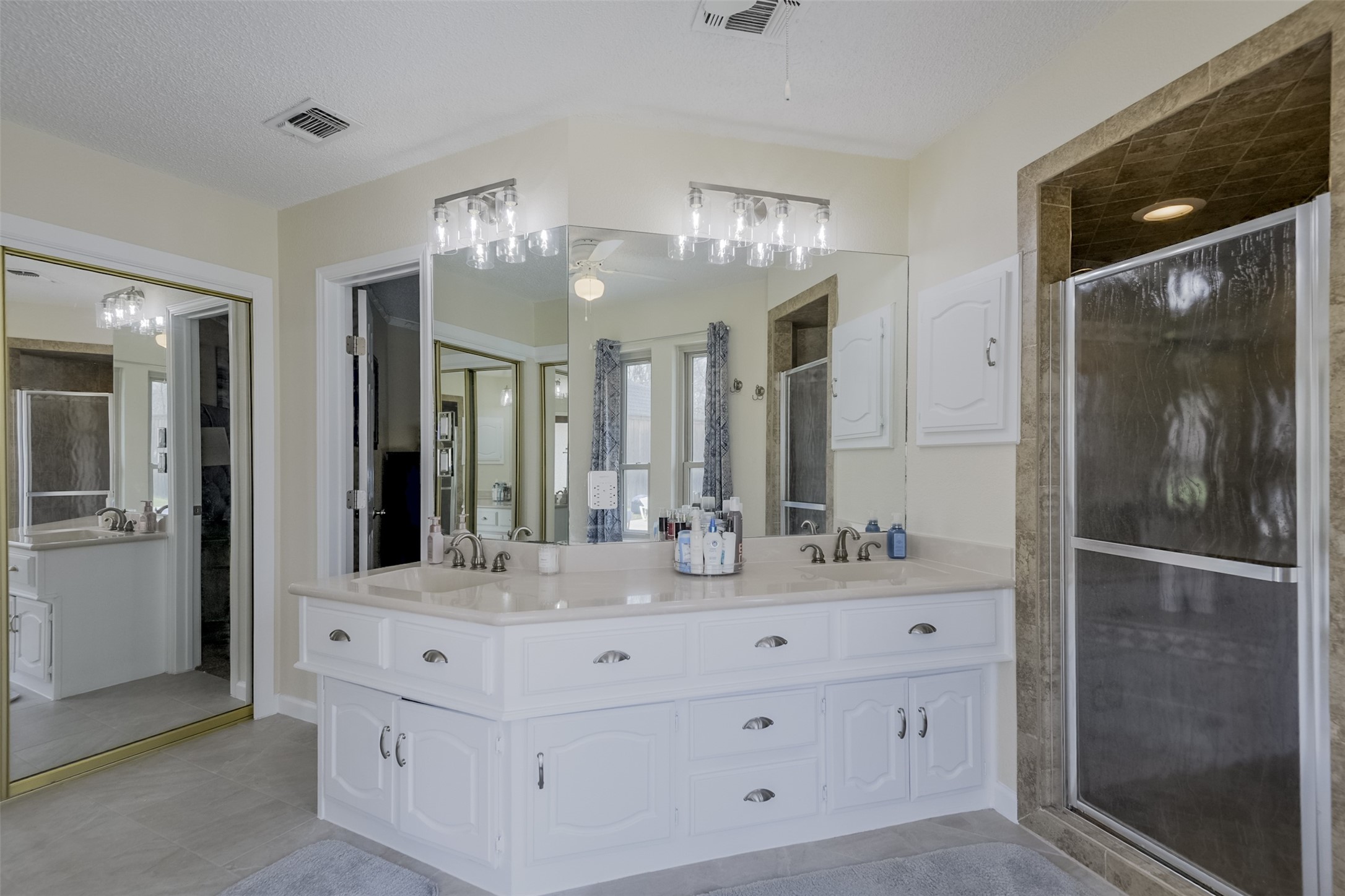 813 Shady Creek Drive Kennedale TX 76060