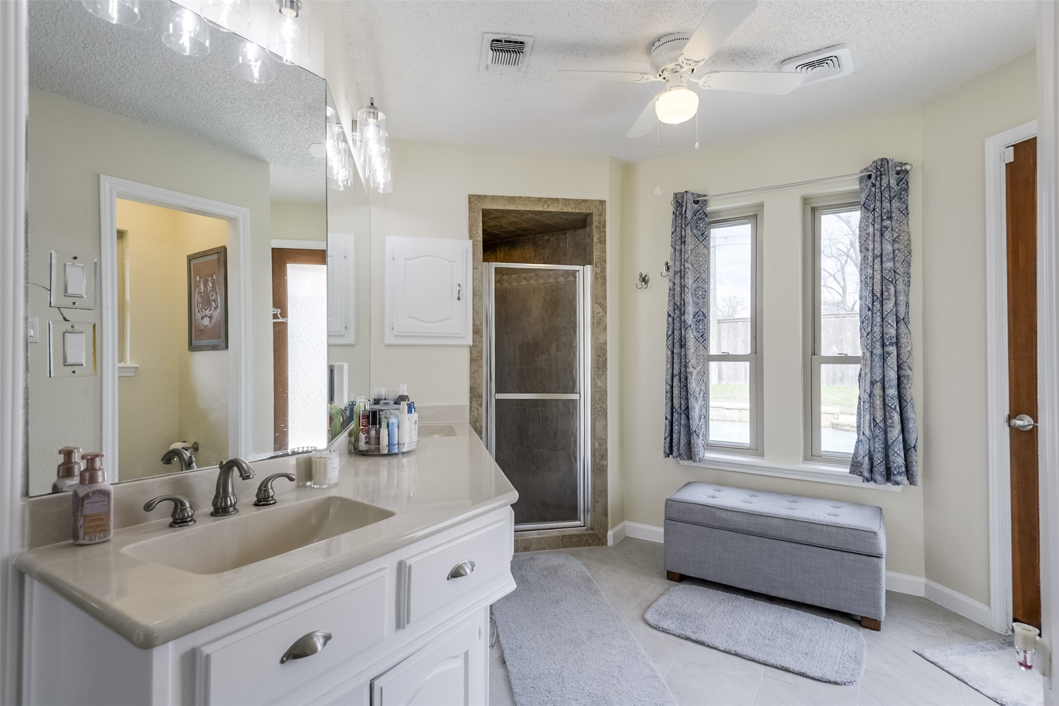 813 Shady Creek Drive Kennedale TX 76060