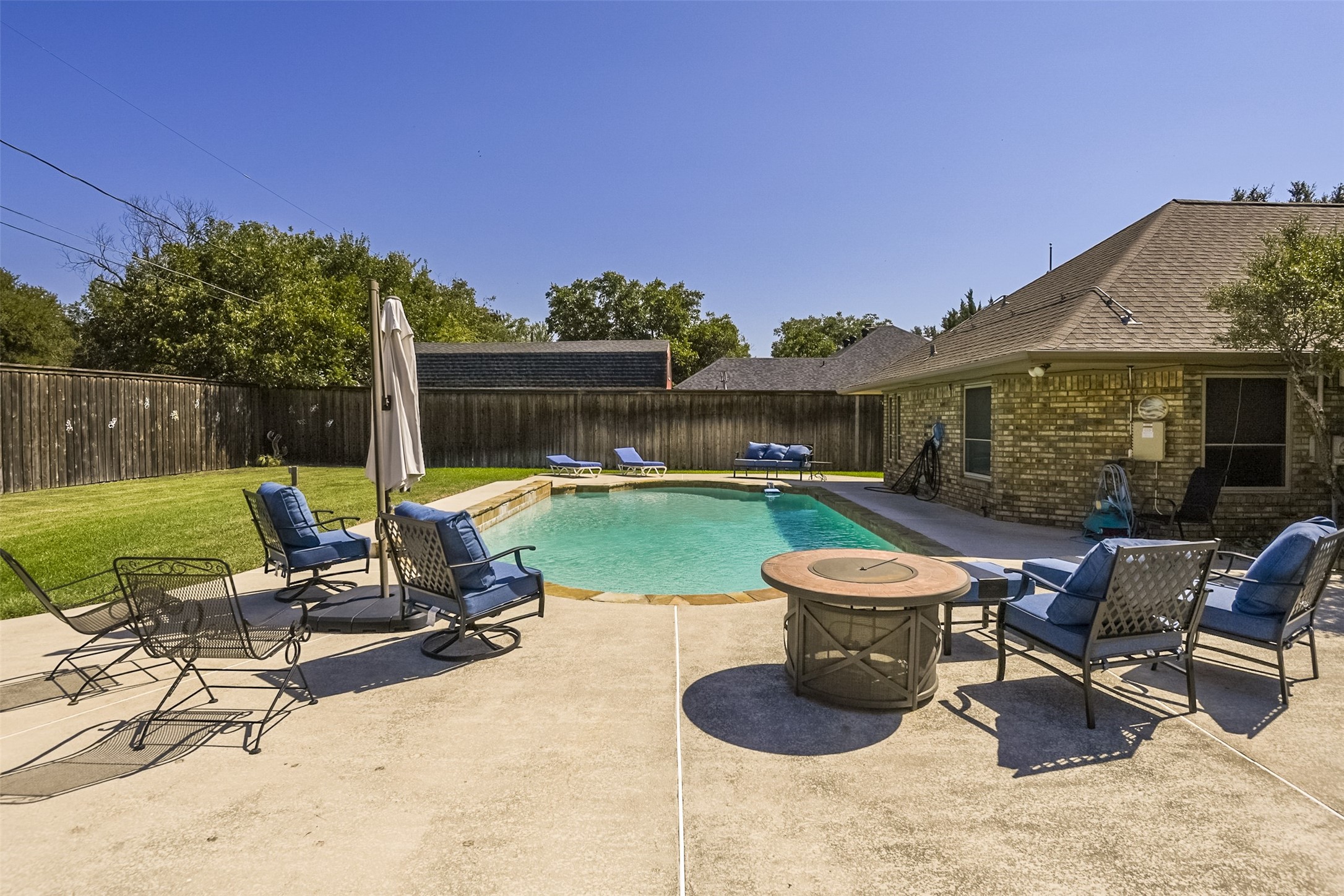 813 Shady Creek Drive Kennedale TX 76060