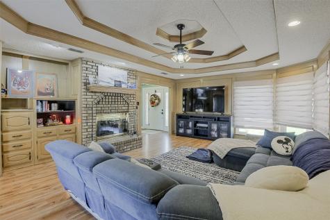813 Shady Creek Drive Kennedale TX 76060