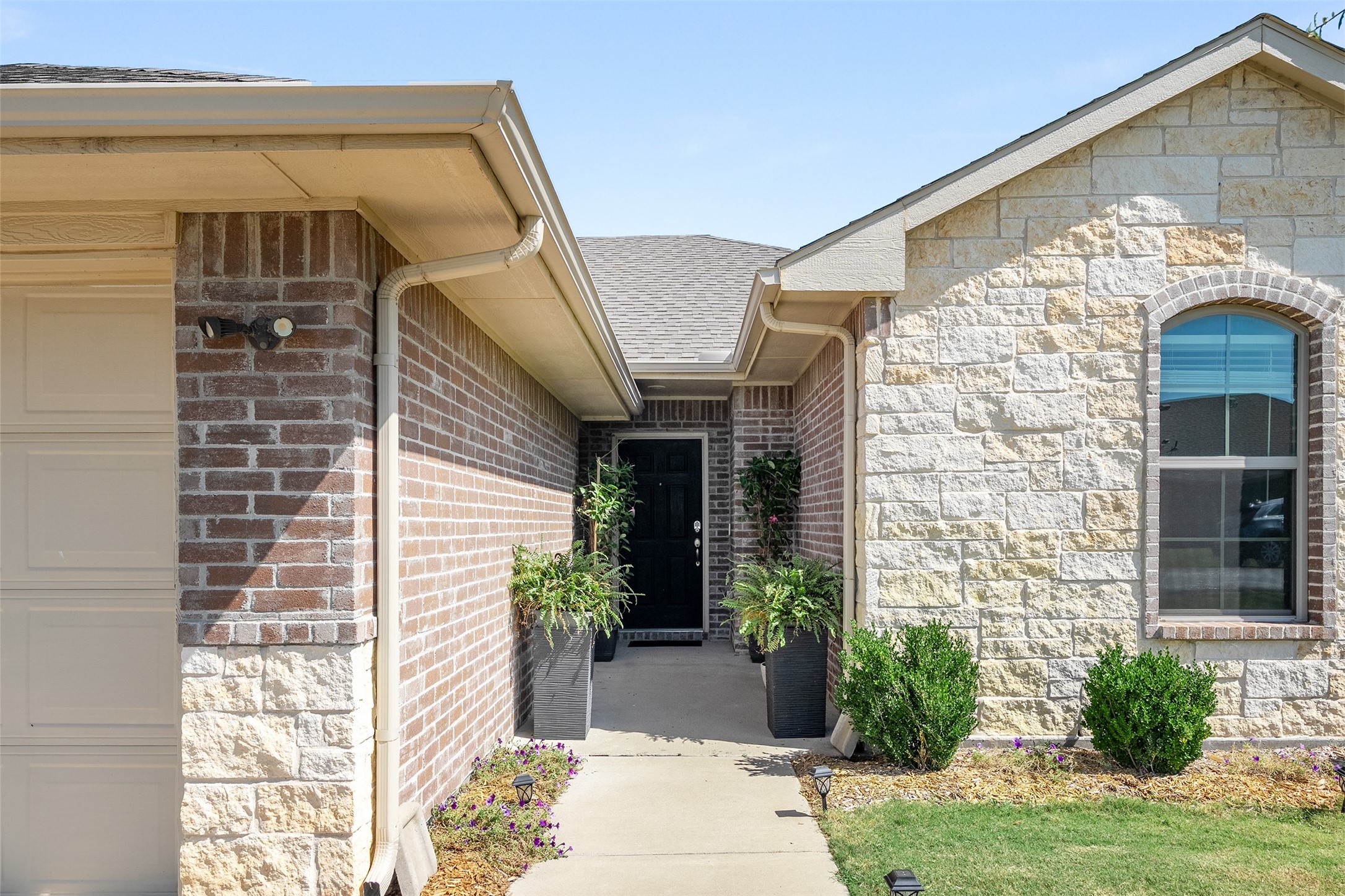 106 Willowbend Loop Mabank TX 75147