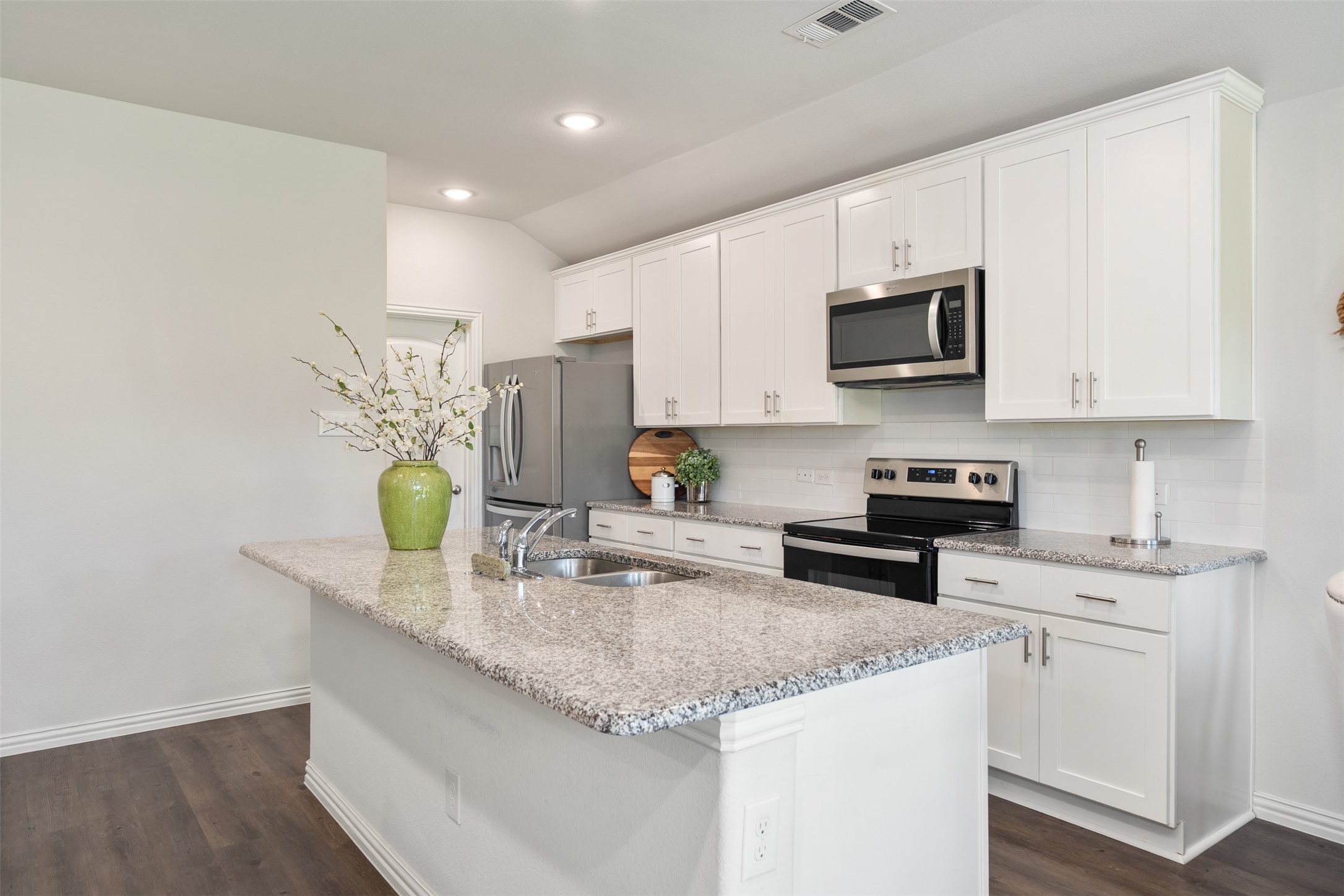 106 Willowbend Loop Mabank TX 75147