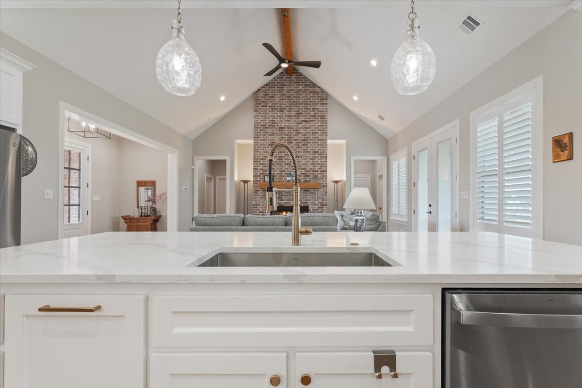 11011 King's Canyon Woodway TX 76712
