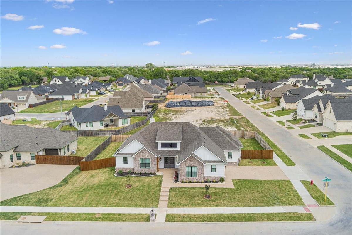 11011 King's Canyon Woodway TX 76712