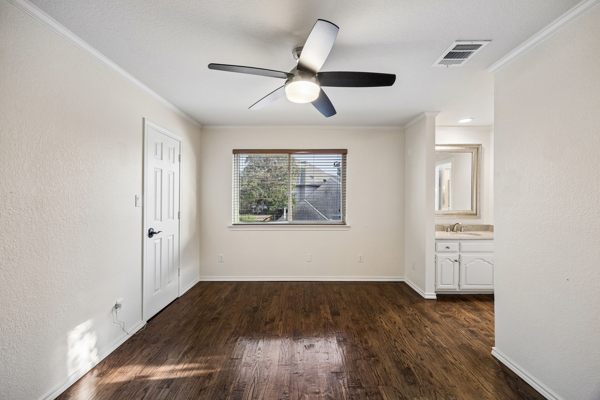 5604 Bent Creek Trail Dallas TX 75252