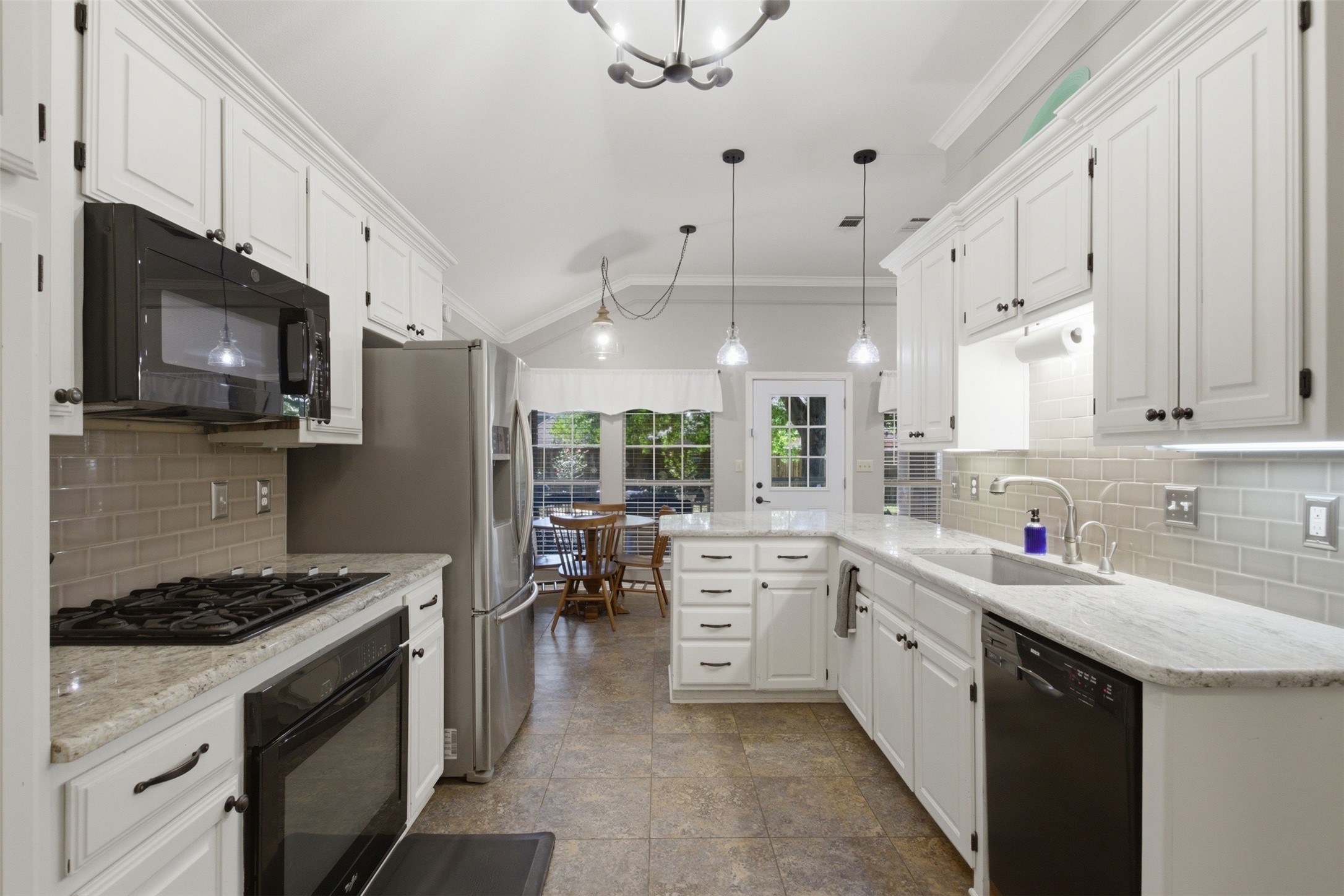 2505 Hillview Court Denton TX 76209