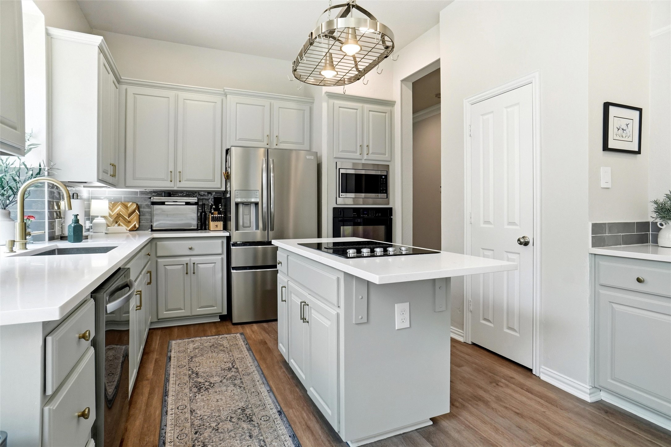 2433 Folkstone Way Bedford TX 76021