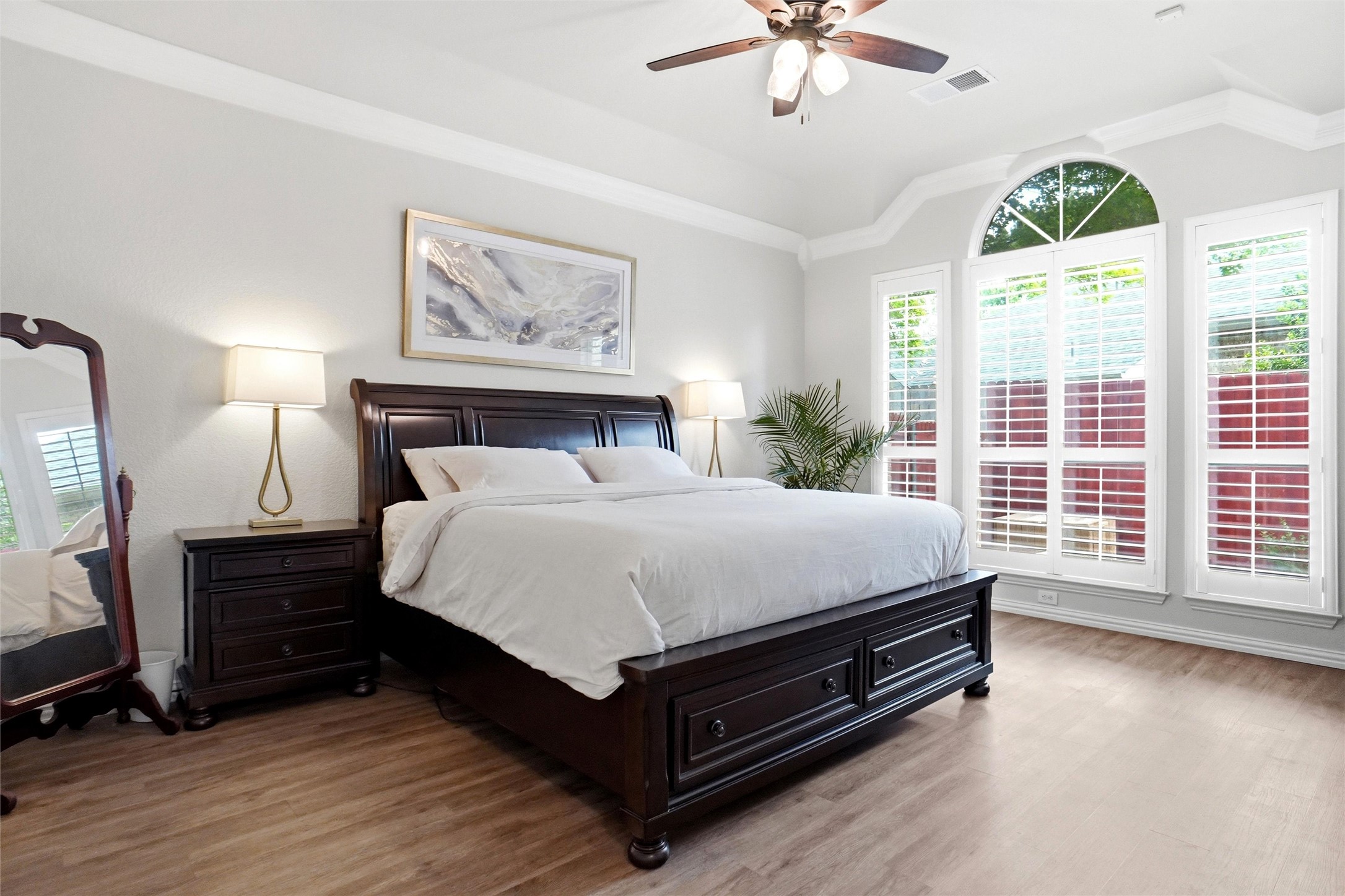 2433 Folkstone Way Bedford TX 76021