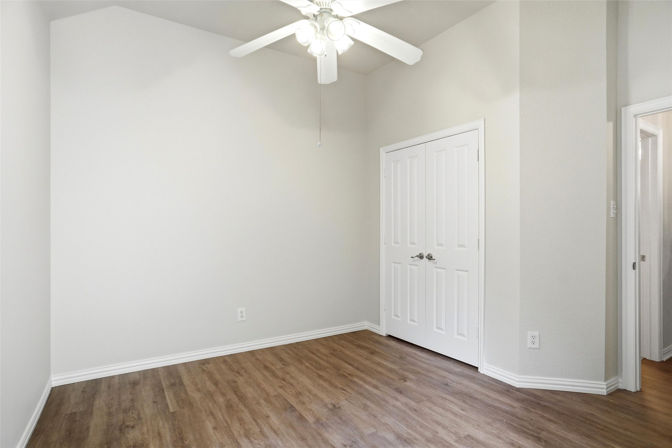 2433 Folkstone Way Bedford TX 76021