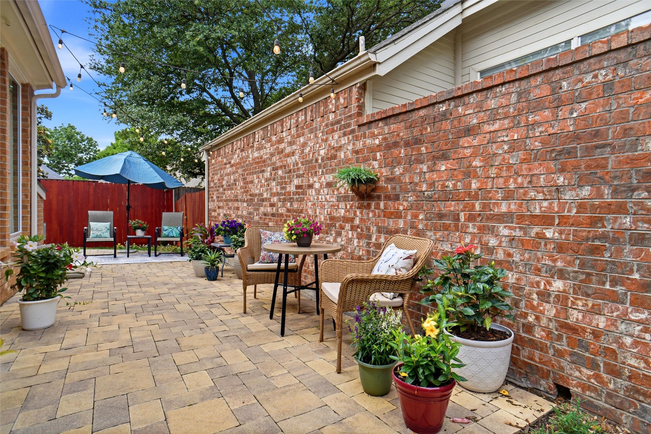 2433 Folkstone Way Bedford TX 76021
