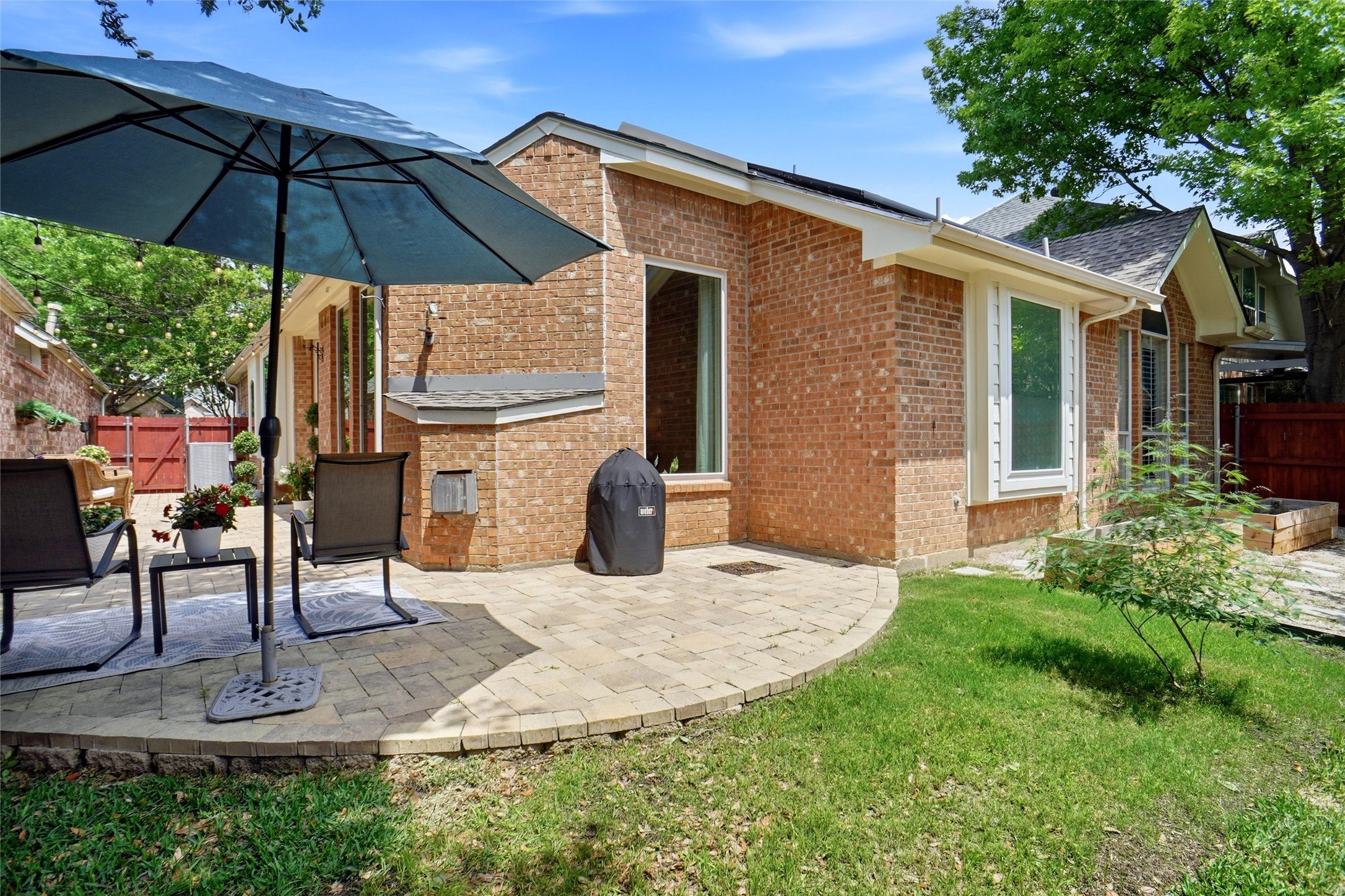 2433 Folkstone Way Bedford TX 76021