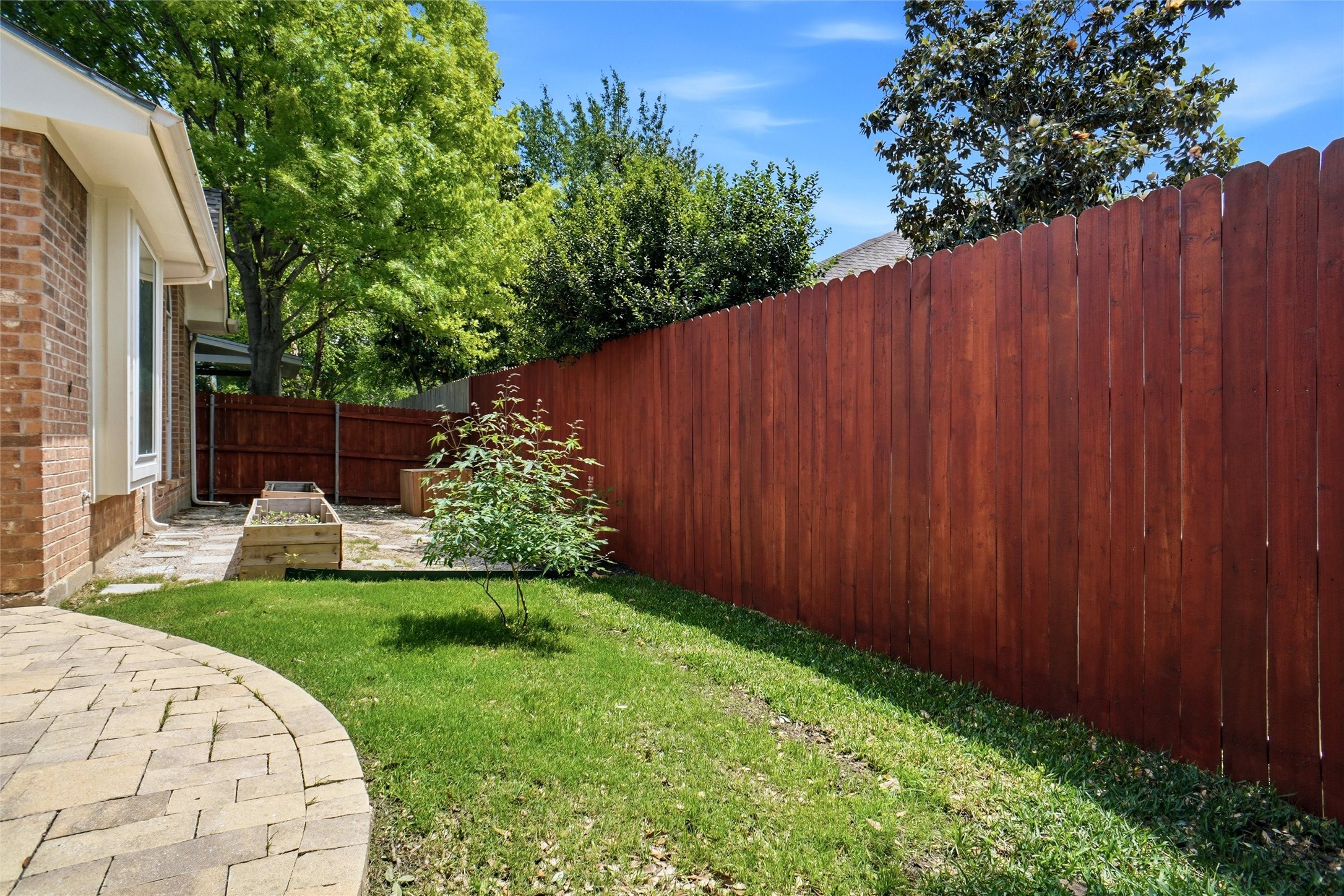 2433 Folkstone Way Bedford TX 76021