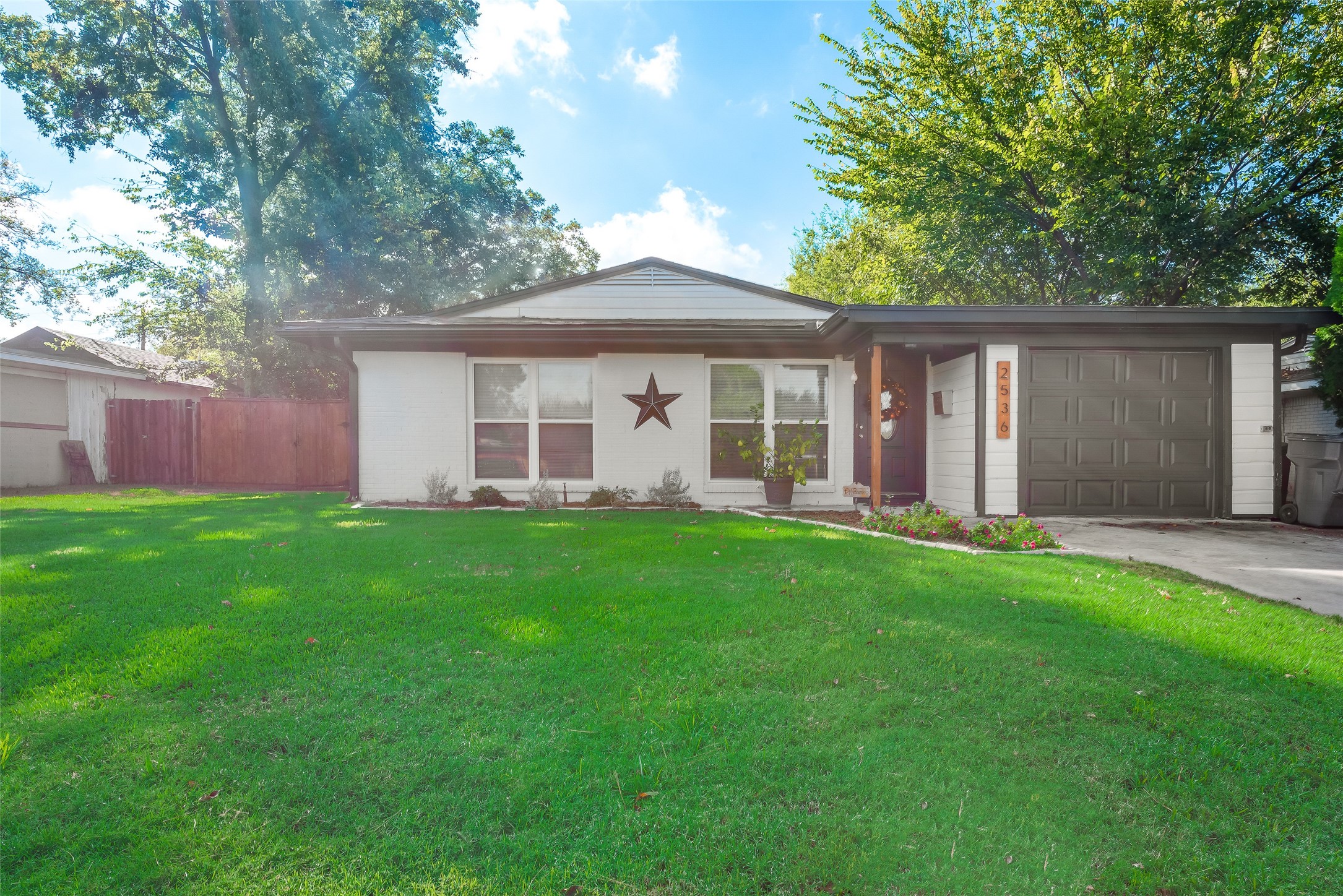 2536 Maverick Avenue Dallas TX 75228