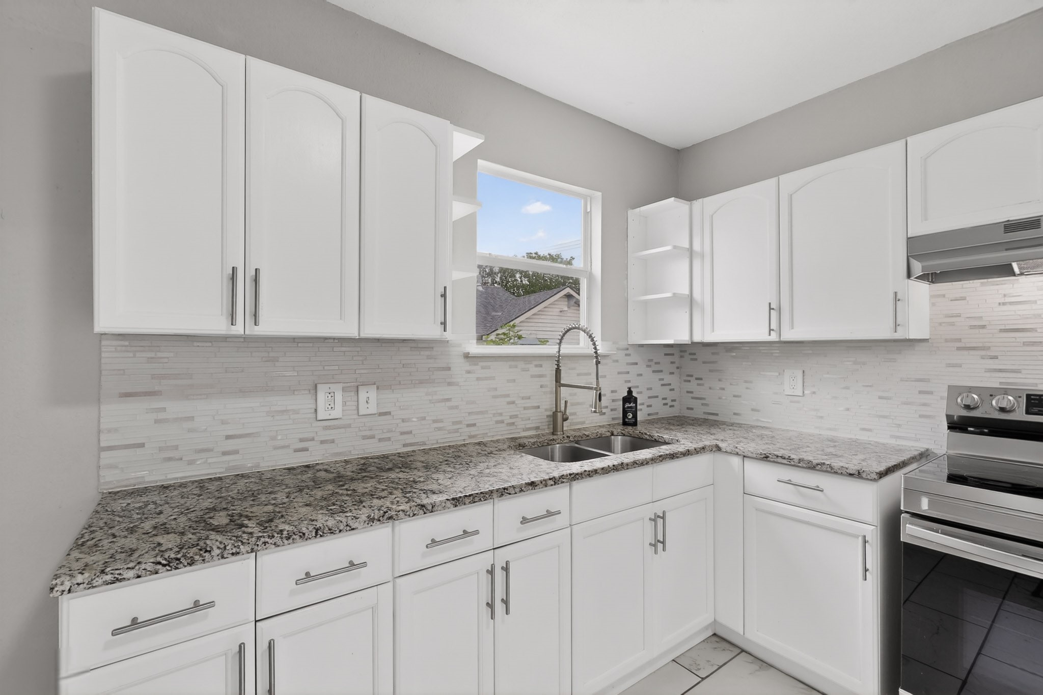 907 Ogden Avenue Cockrell Hill TX 75211